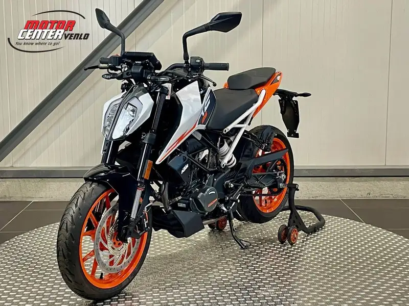 KTM 125 Duke - foto 3
