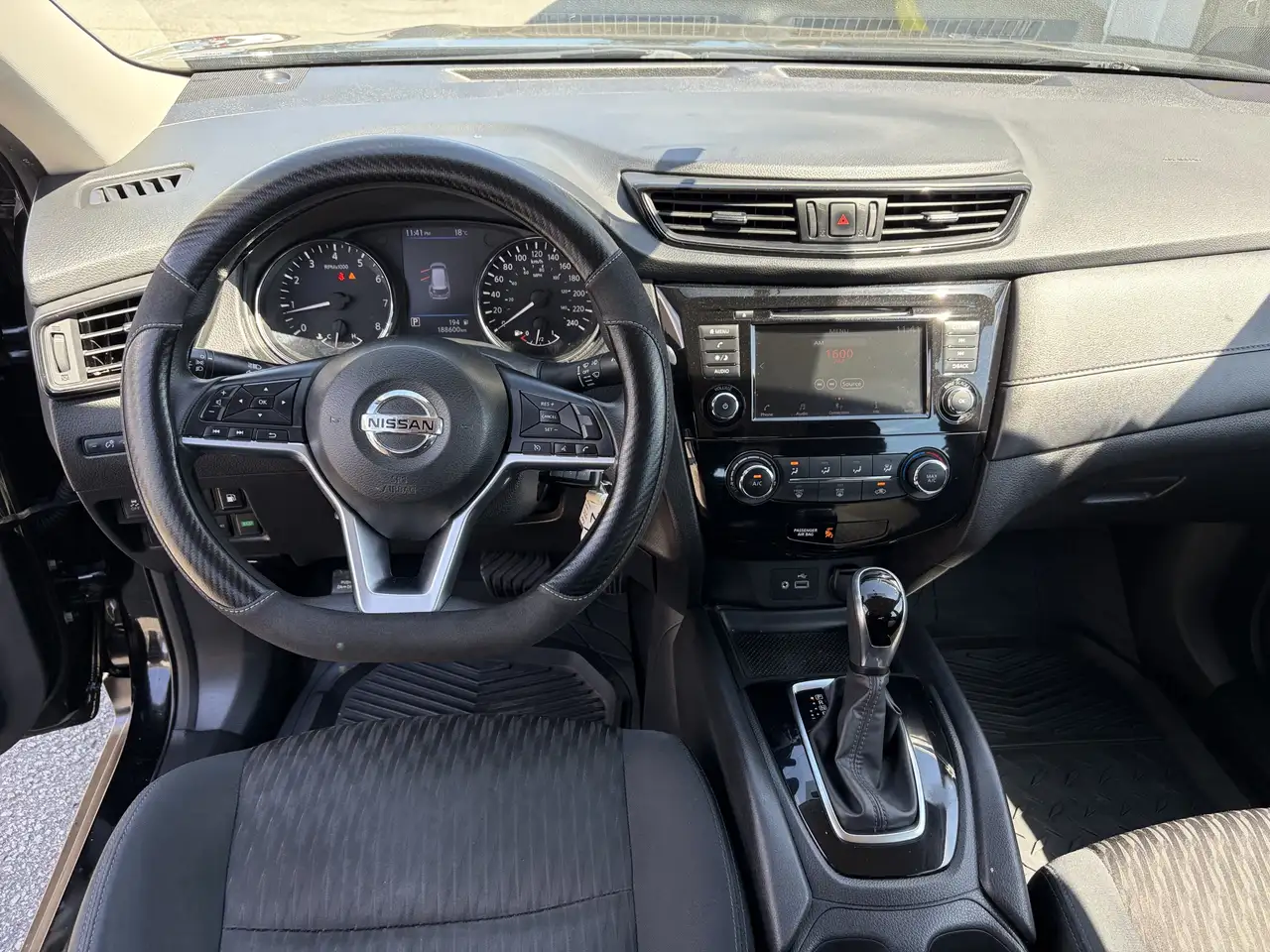 Nissan Rogue fotografie Nissan Rogue