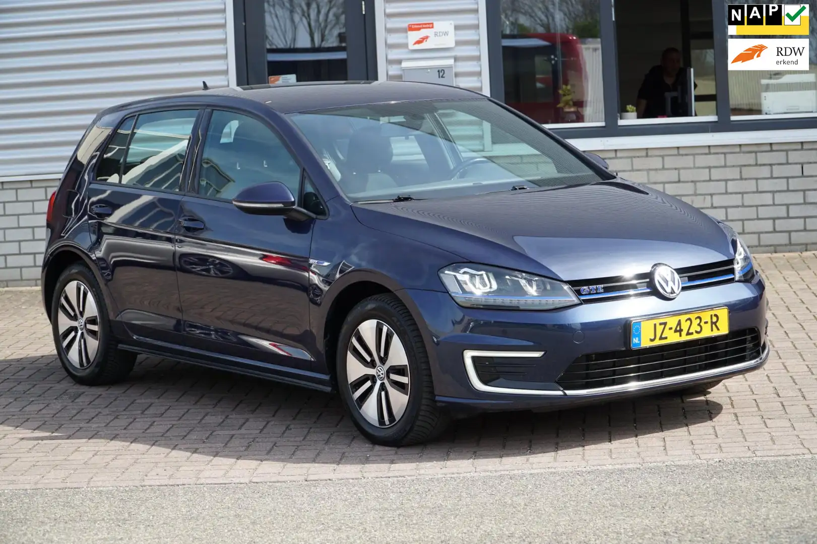 Volkswagen Golf GTE 1.4 TSI NL AUTO Blauw - 1