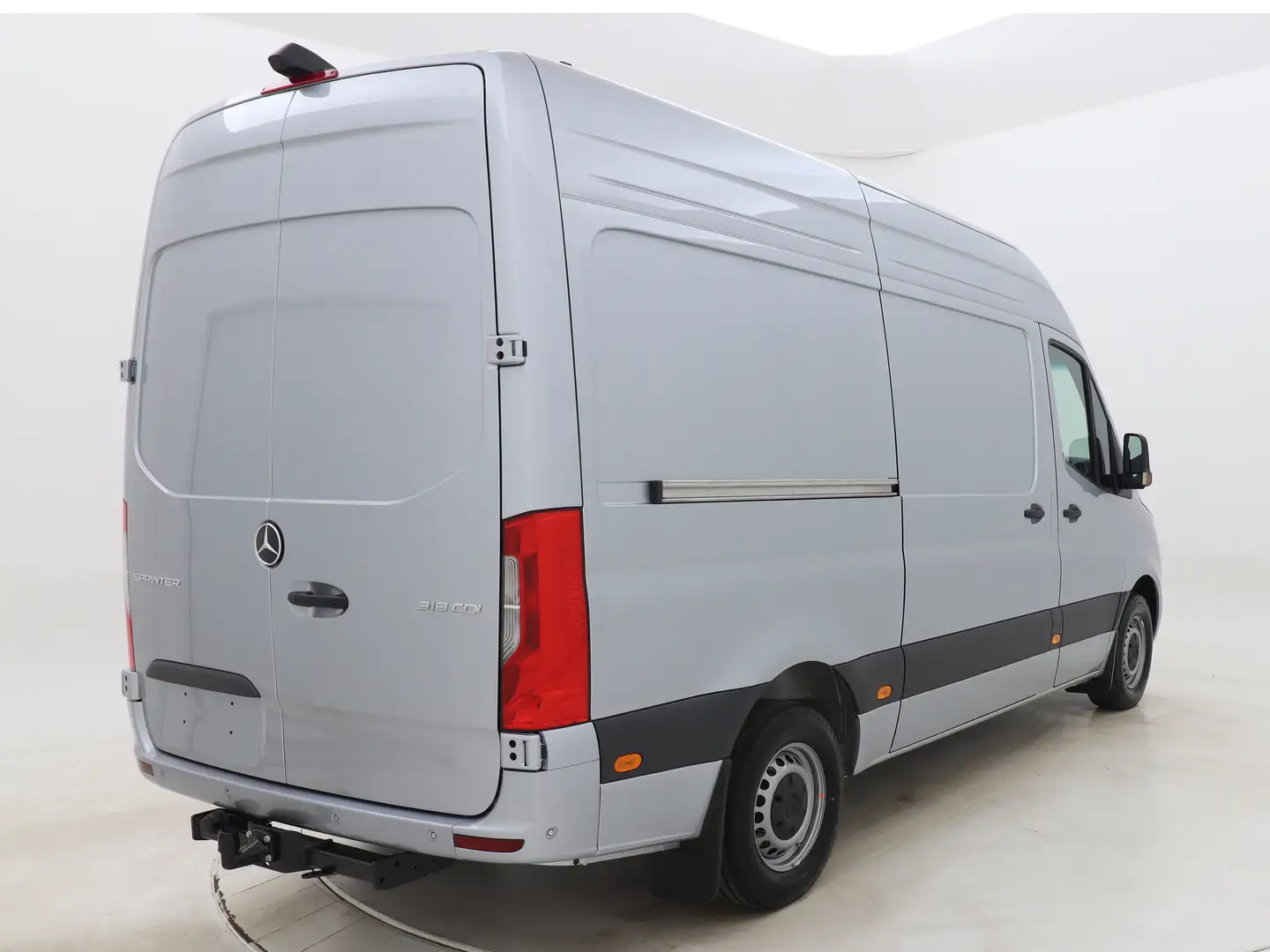 Mercedes-Benz Sprinter 319CDI 190PK L2H2 RWD SELECT 9G-tronic | Parkeerpa Plateado - 2