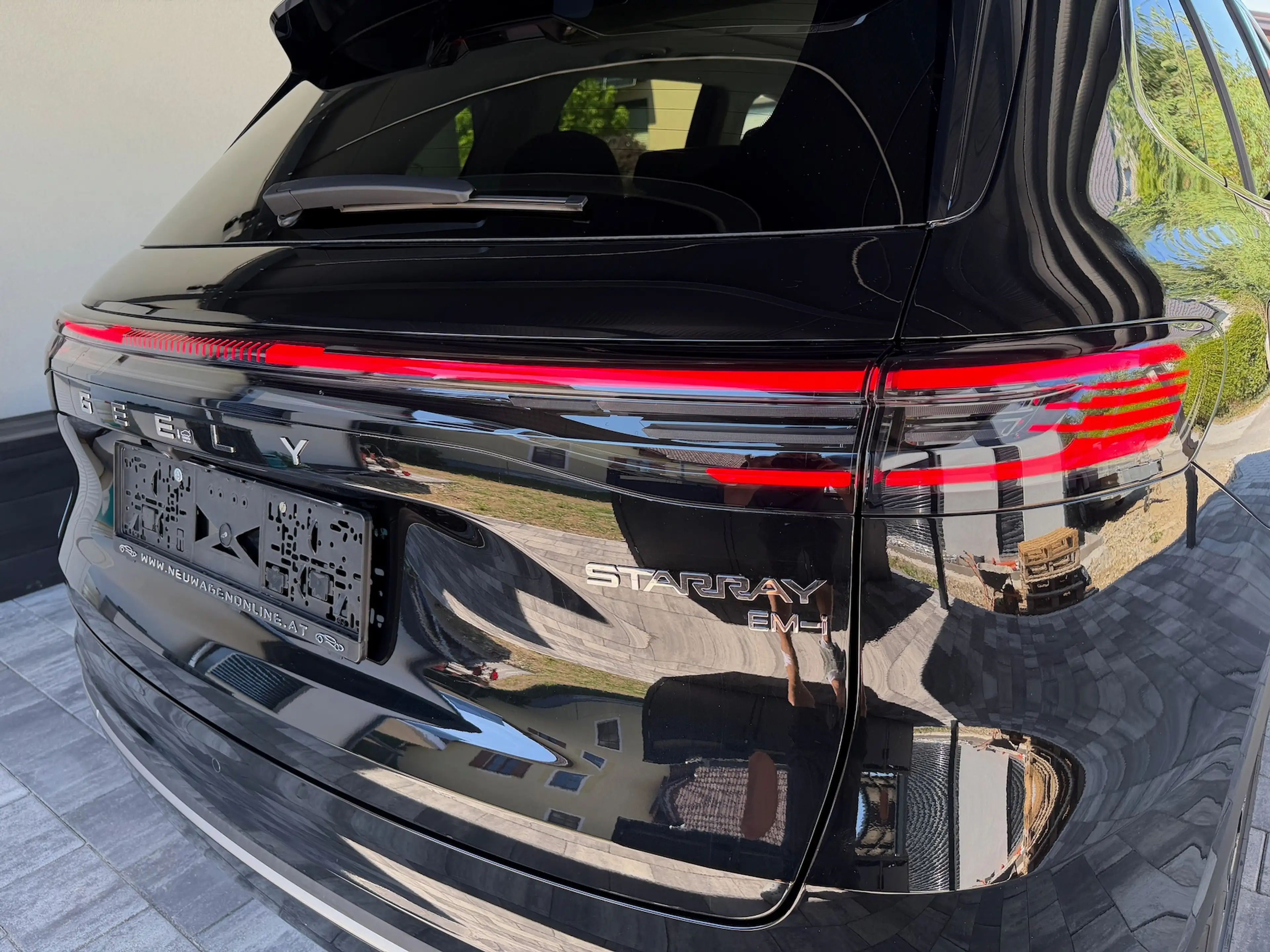 Geely Starray EM-i Launch Edition Max Plug-In Hybrid Neuwagen — photo 9