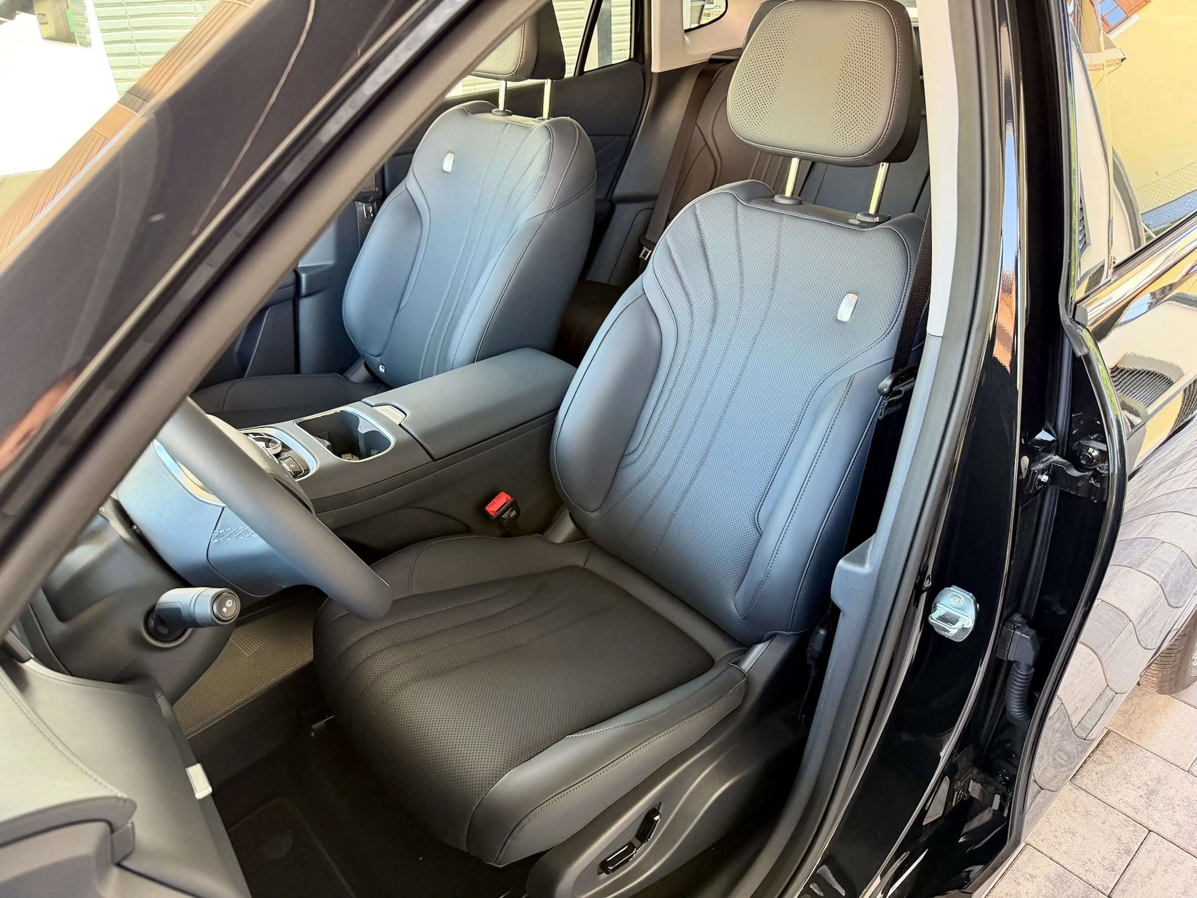 Geely Starray EM-i Launch Edition Max Plug-In Hybrid Neuwagen — photo 15