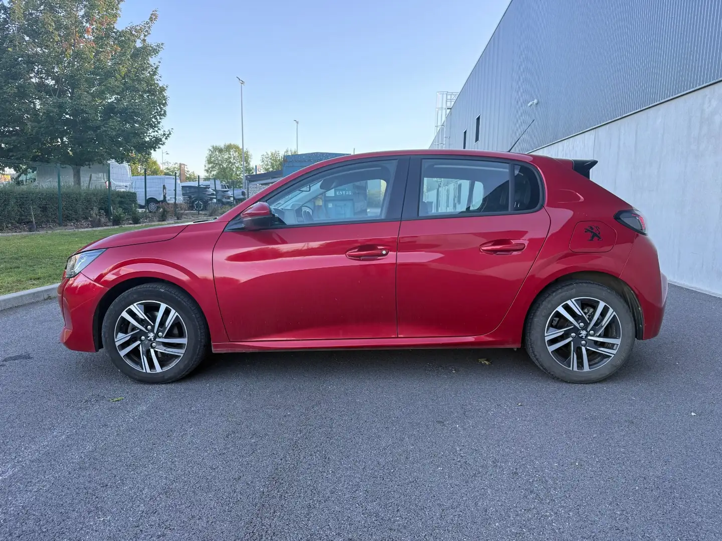 Peugeot 208 208 PureTech 100 S\u0026amp;S EAT8 Allure Rouge - 2