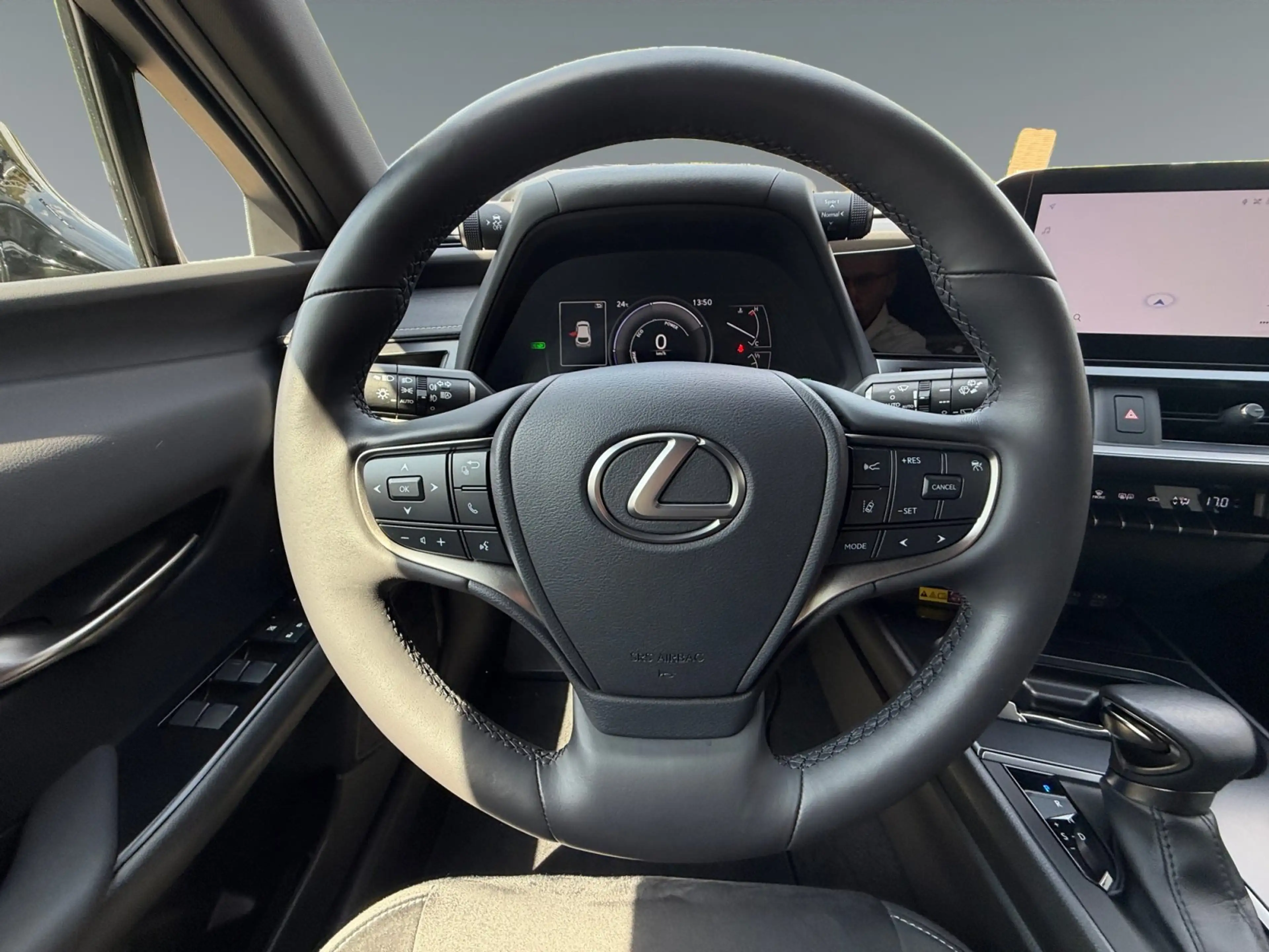 Lexus UX 250h UX 250 h 250h Style Edition *PDC*SHZ*CARPLAY*AA* — photo 12