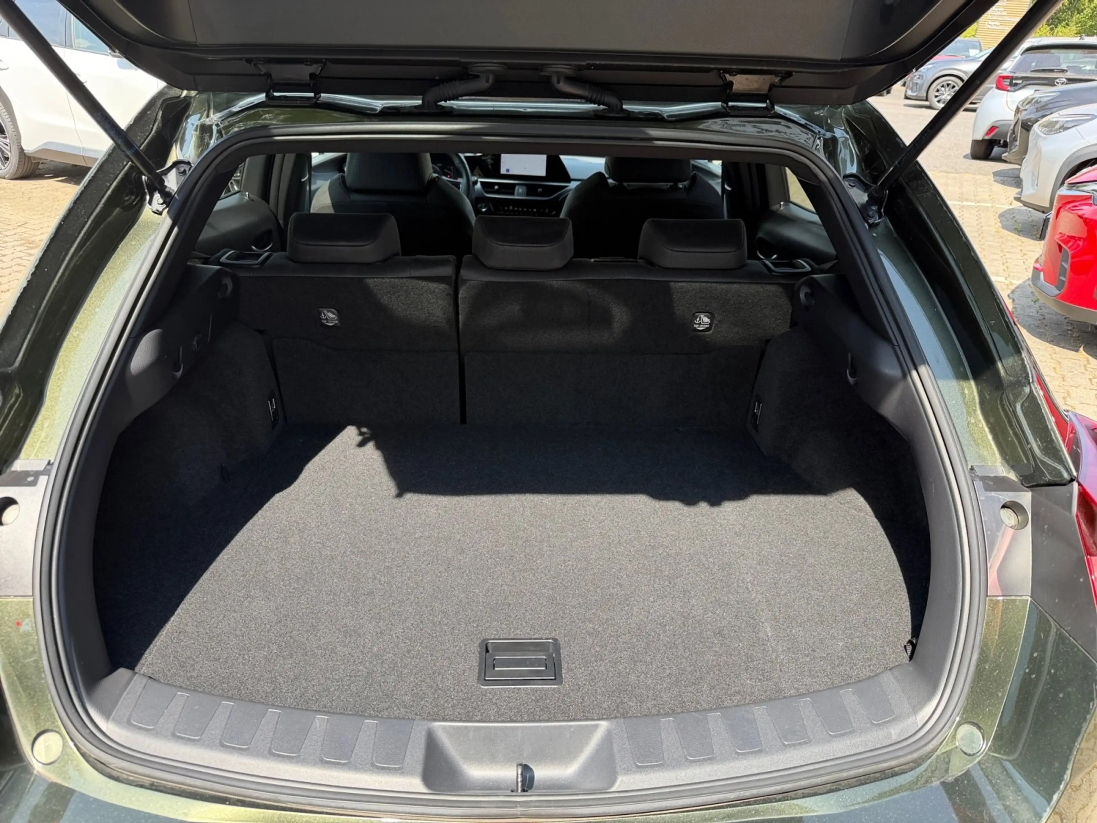 Lexus UX 250h UX 250 h 250h Style Edition *PDC*SHZ*CARPLAY*AA* — photo 16