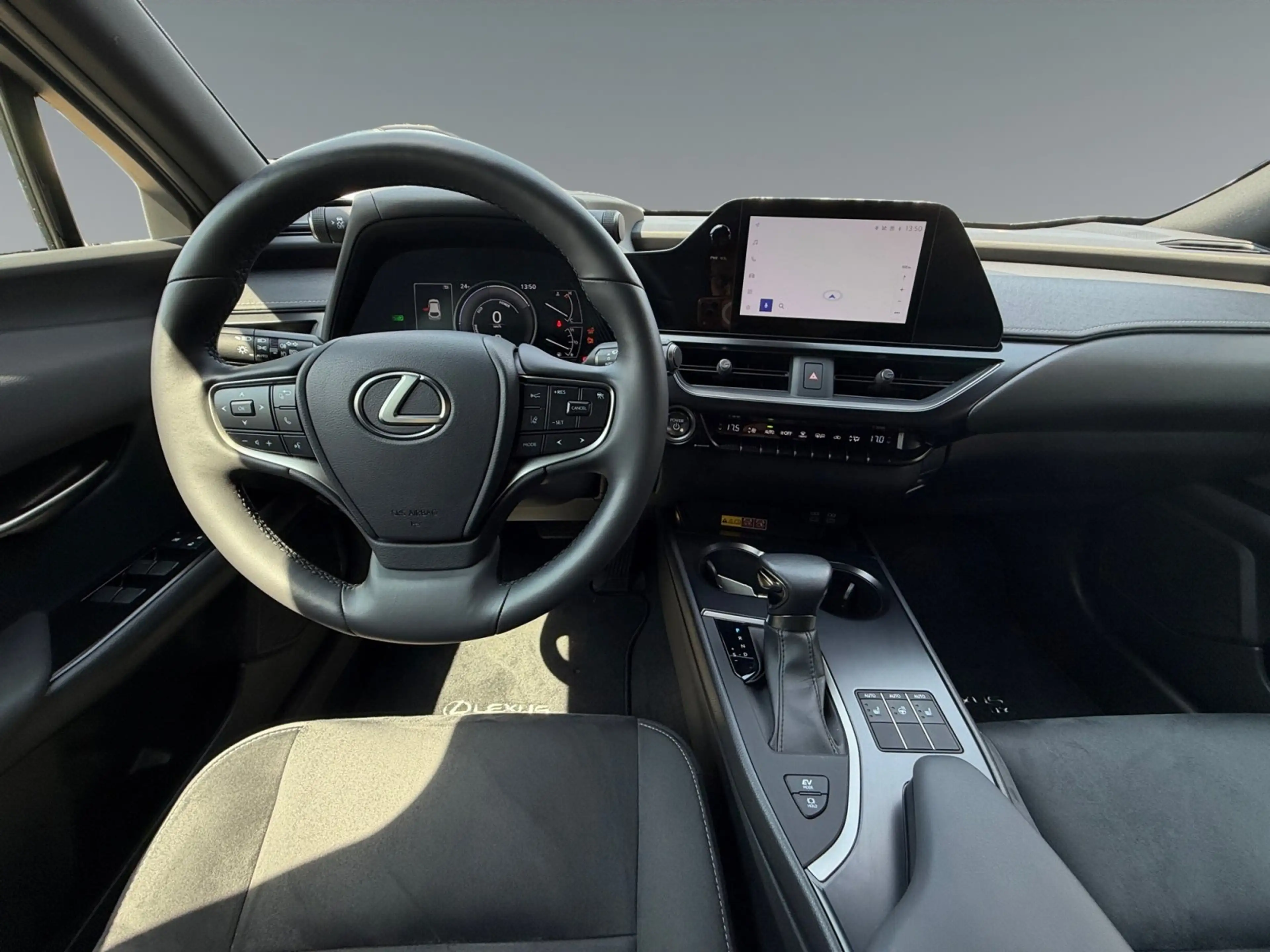 Lexus UX 250h UX 250 h 250h Style Edition *PDC*SHZ*CARPLAY*AA* — photo 10
