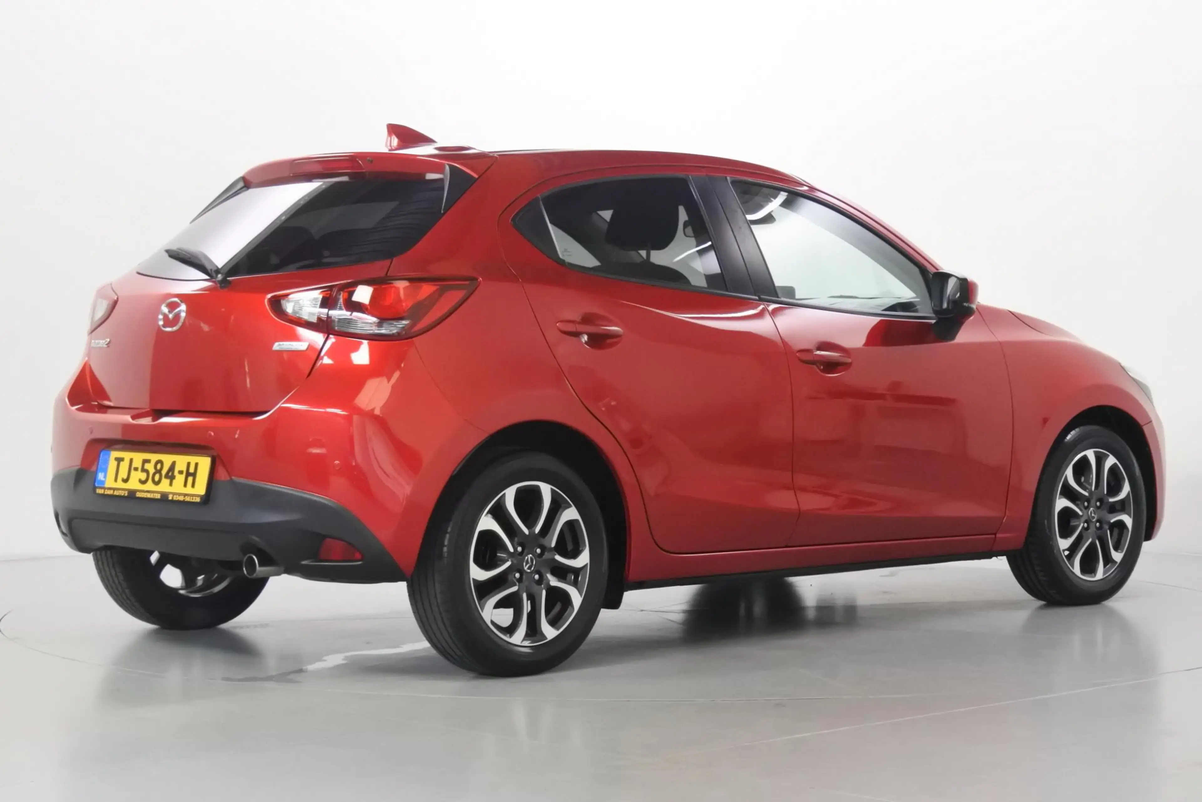 Mazda 2 1.5 90pk GT-M — photo 2