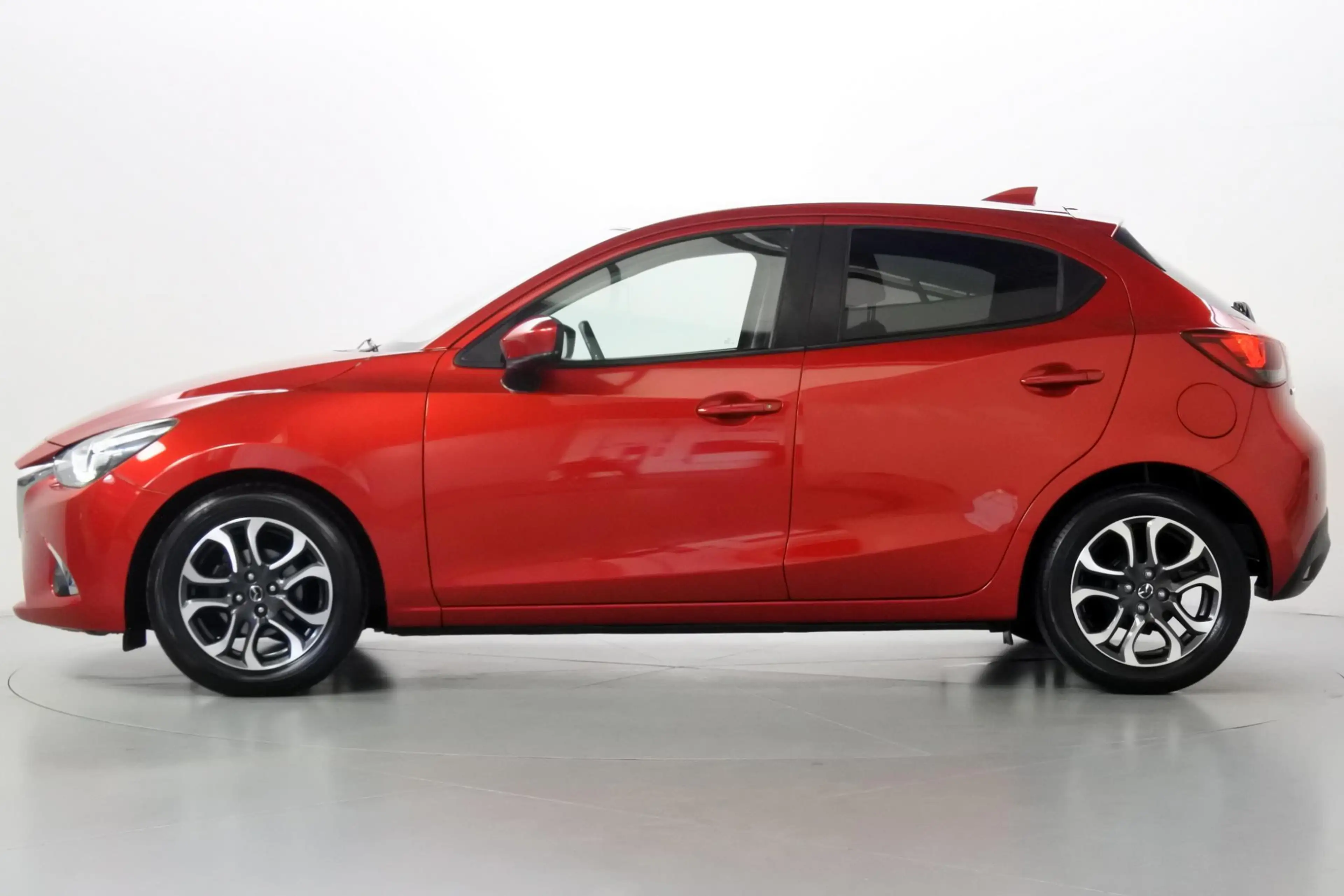Mazda 2 1.5 90pk GT-M — photo 10