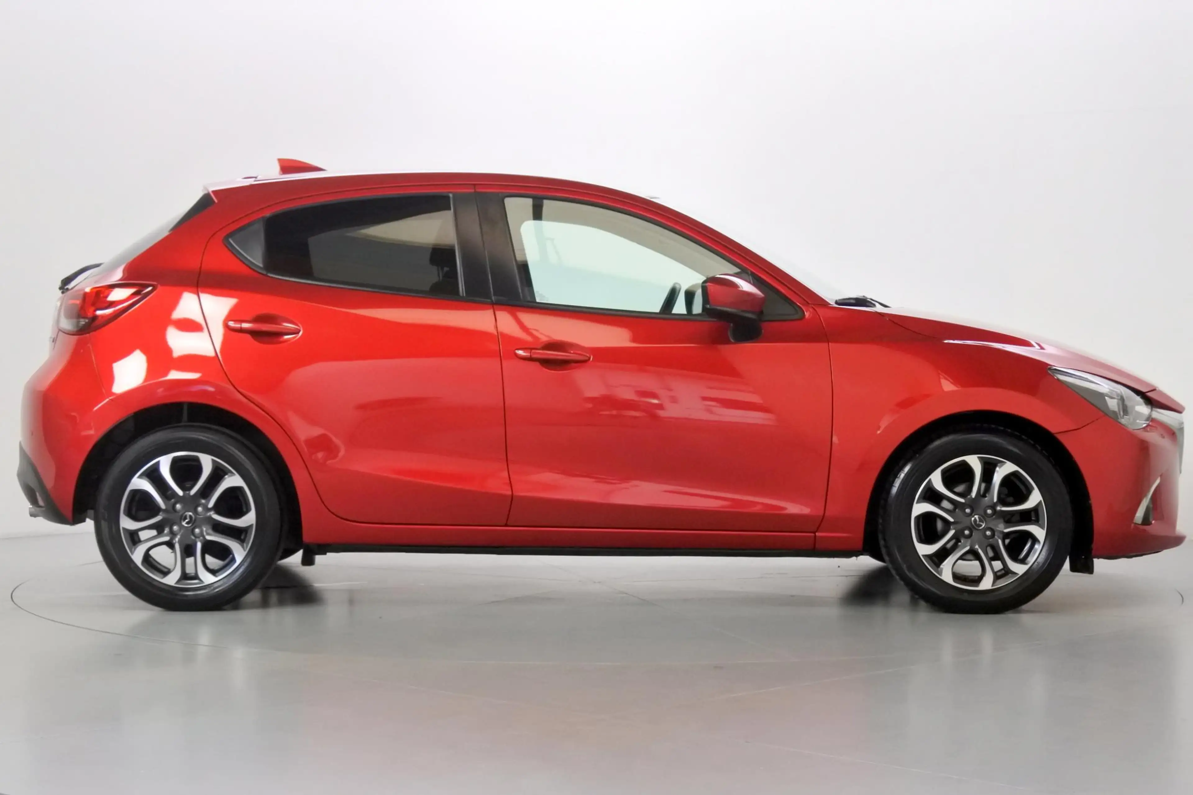 Mazda 2 1.5 90pk GT-M — photo 9