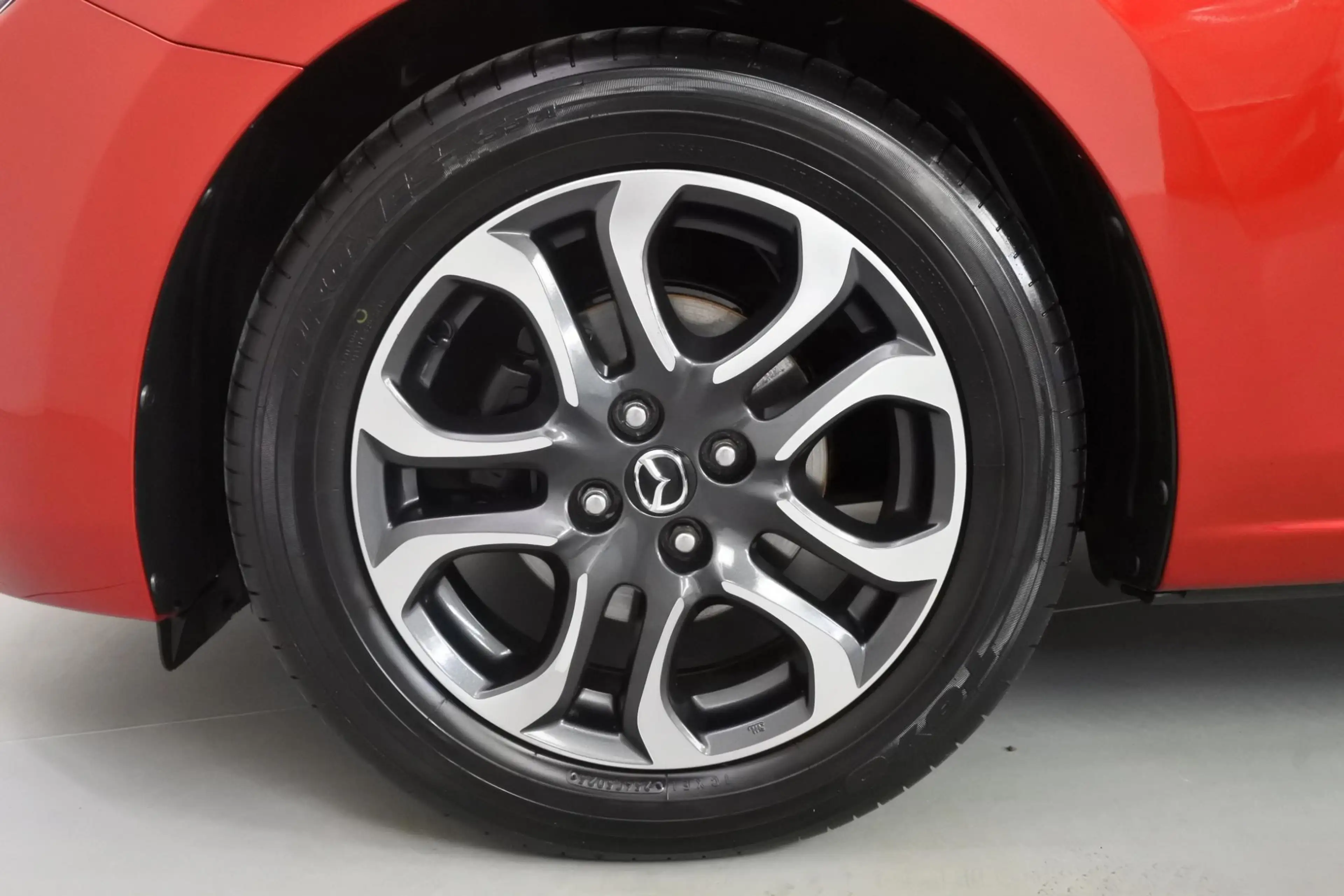 Mazda 2 1.5 90pk GT-M — photo 8