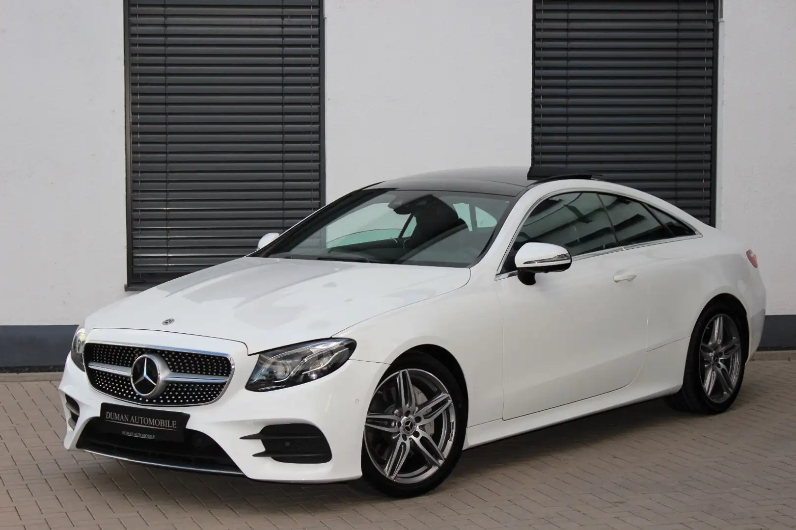 Mercedes-Benz E 200 Coupe 9G-TRONIC **AMG-PAKET PANO MASSAGE** Blanc - 1