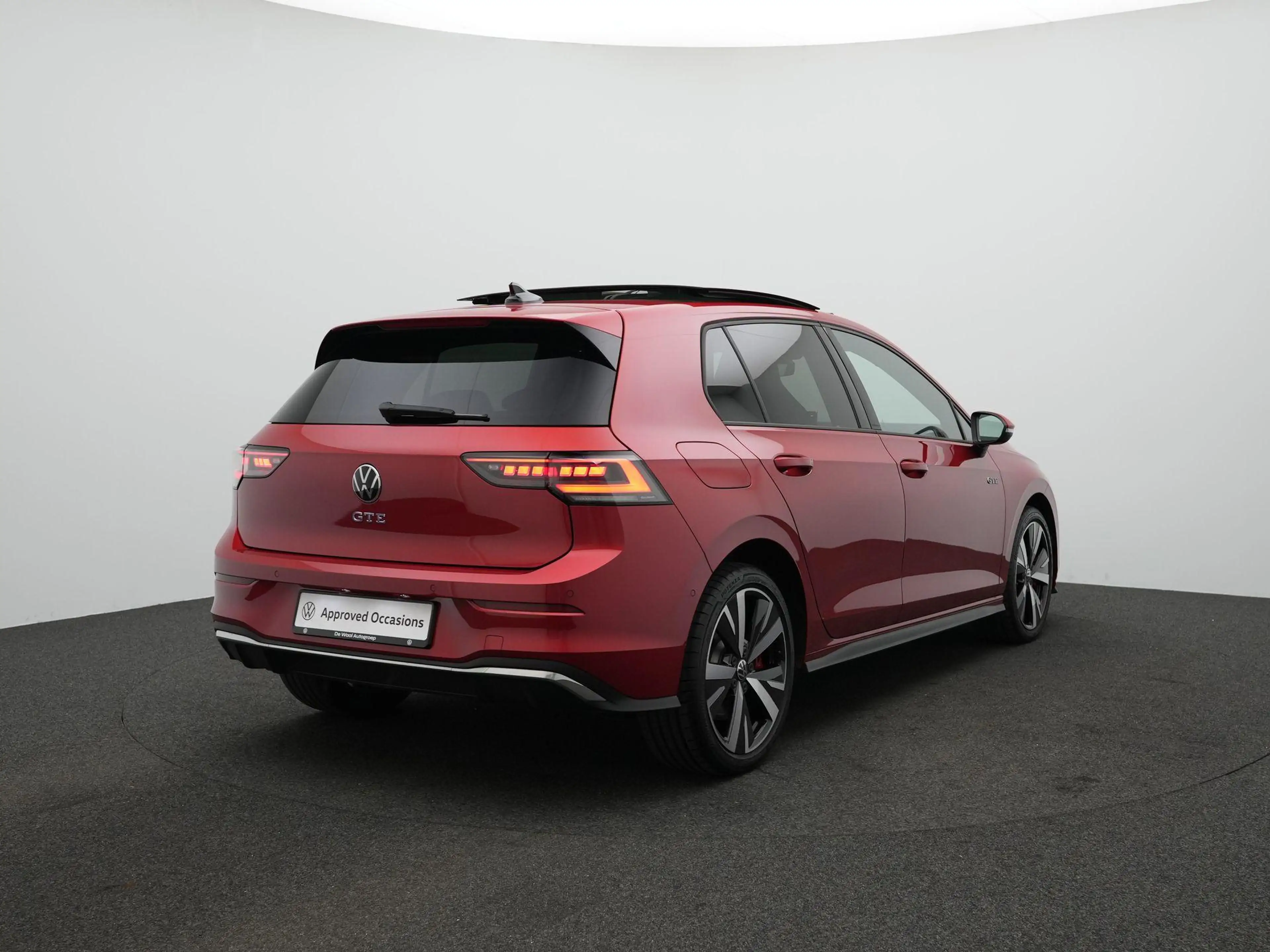 Volkswagen Golf GTE 1.5 272pk eHybrid | Panoramadak | Matrix LED kopla — photo 5