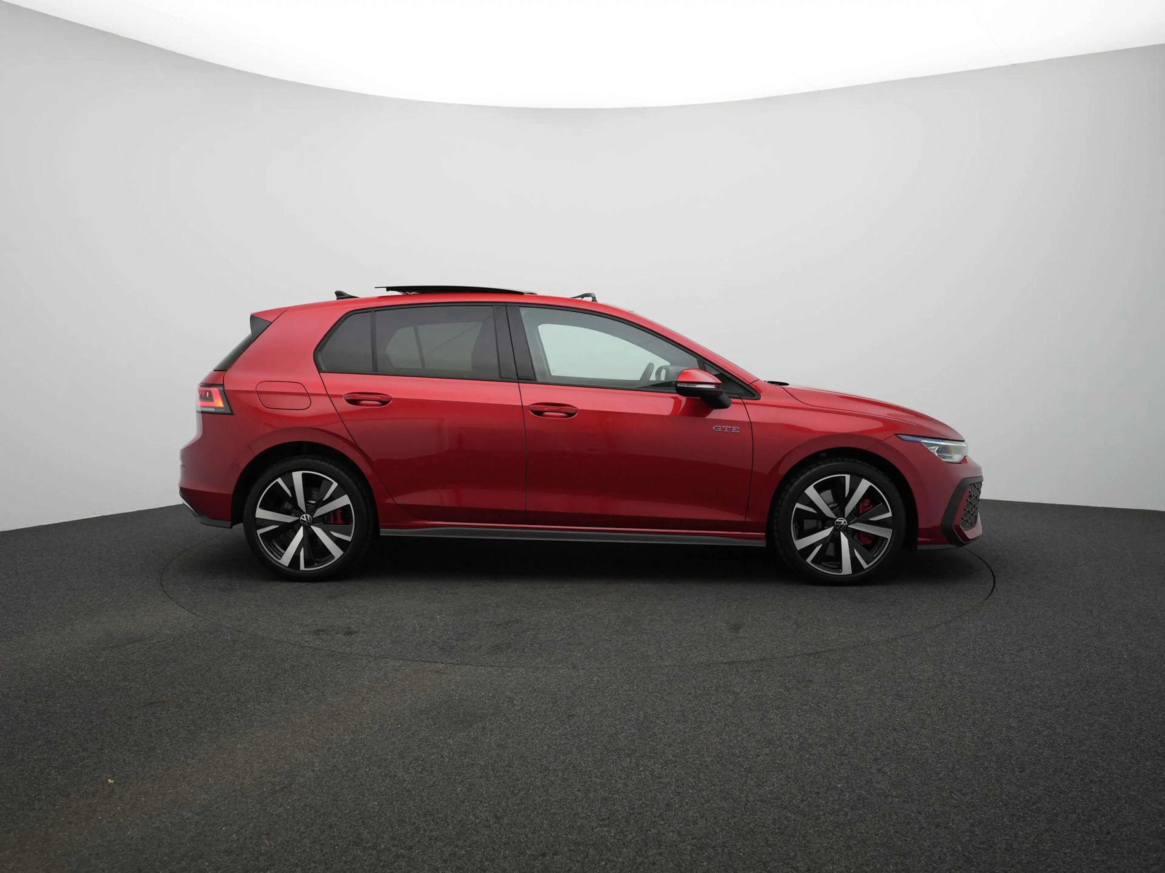 Volkswagen Golf GTE 1.5 272pk eHybrid | Panoramadak | Matrix LED kopla — photo 4