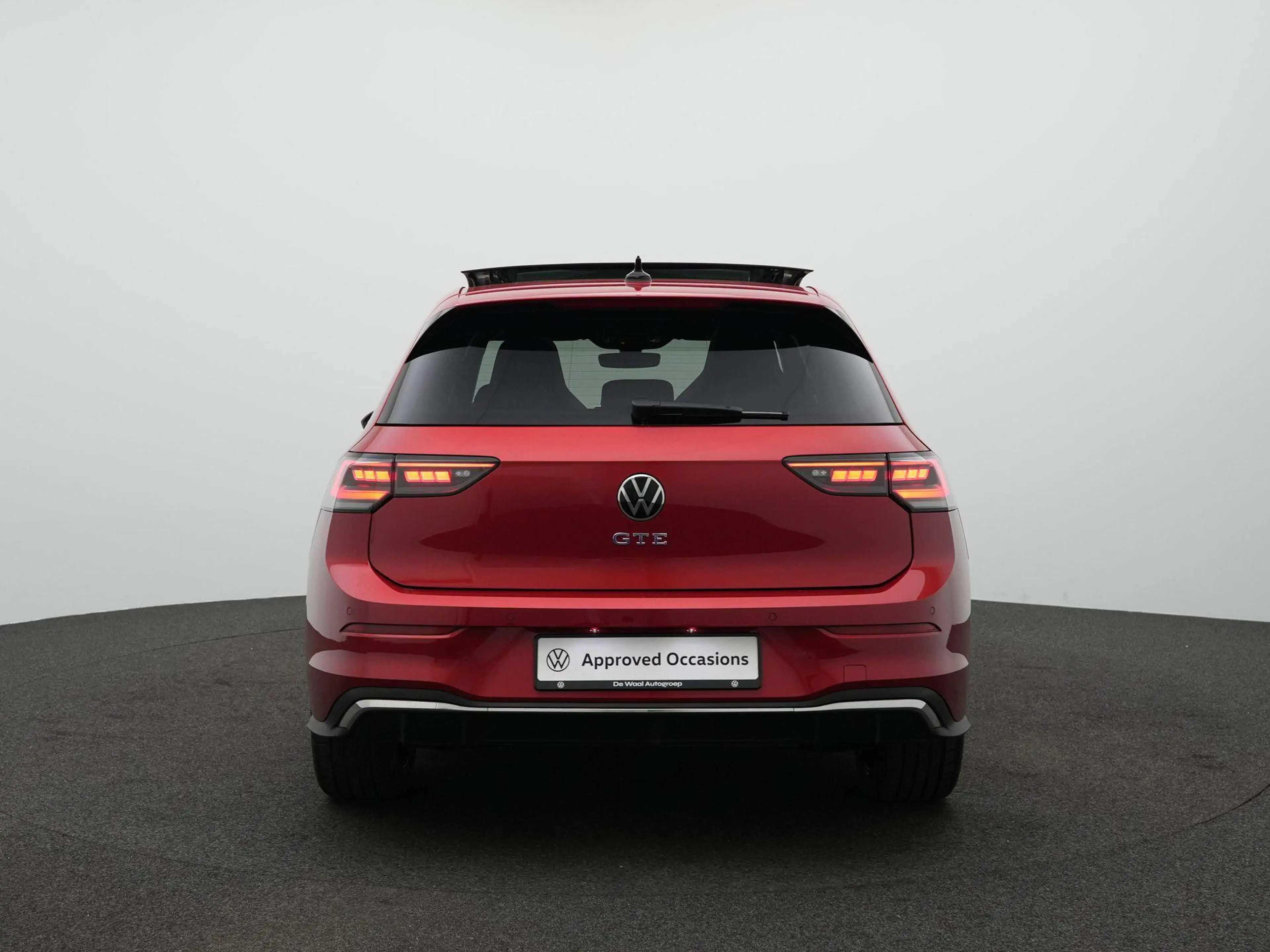 Volkswagen Golf GTE 1.5 272pk eHybrid | Panoramadak | Matrix LED kopla — photo 6