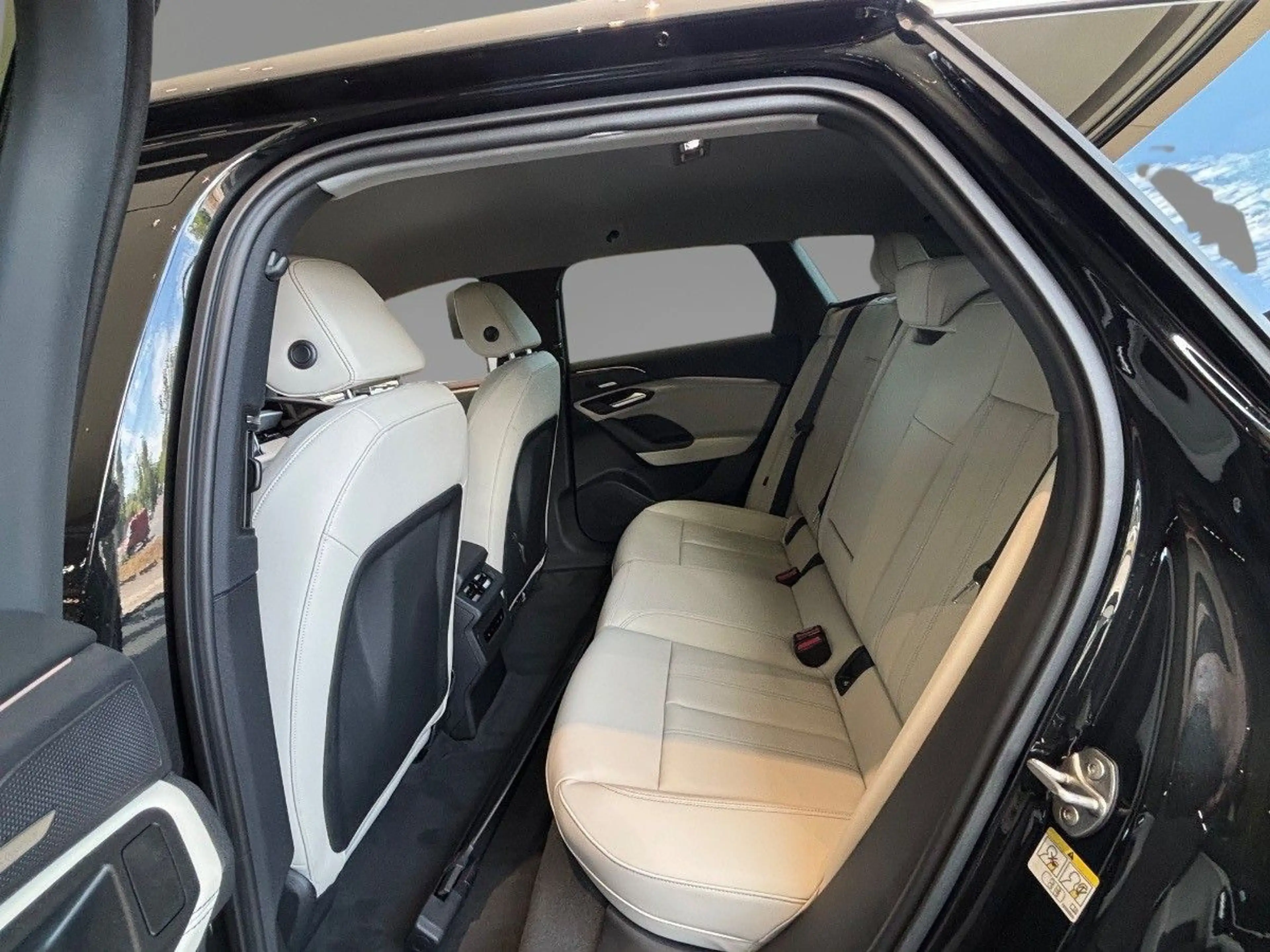 Audi A6 e-tron . — photo 15