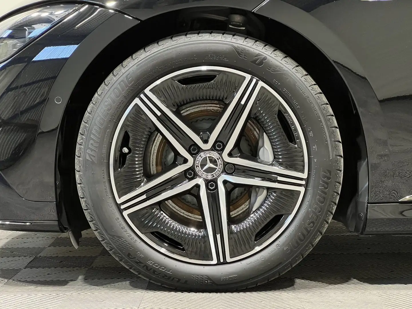 Mercedes-Benz EQE 350 4M AMG Premium Night+Pano+22KW+Service Schwarz - 2