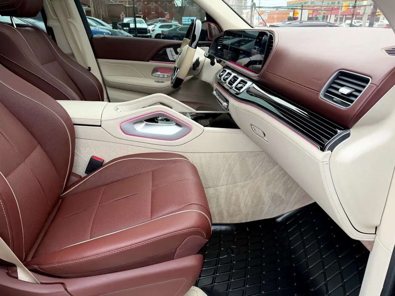 Mercedes-Benz GLS снимка Mercedes-Benz GLS