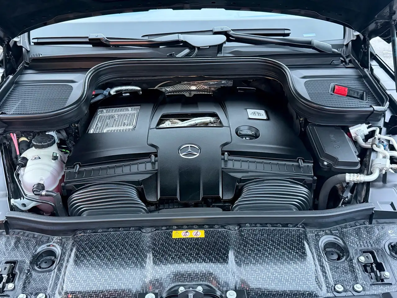 Mercedes-Benz GLS снимка Mercedes-Benz GLS