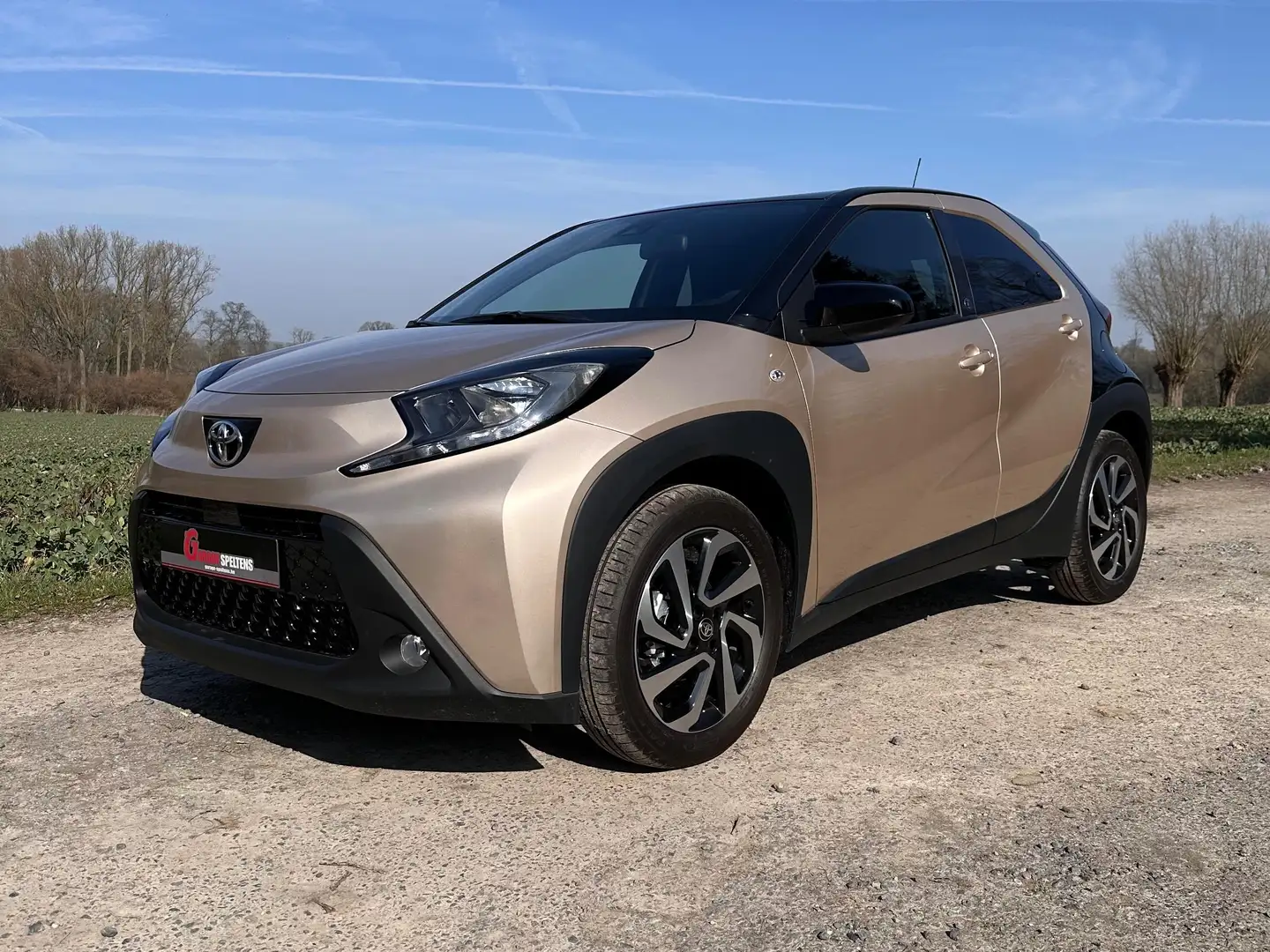 Toyota Aygo X Team D "STOCKWAGEN NIEUW" Brons - 2