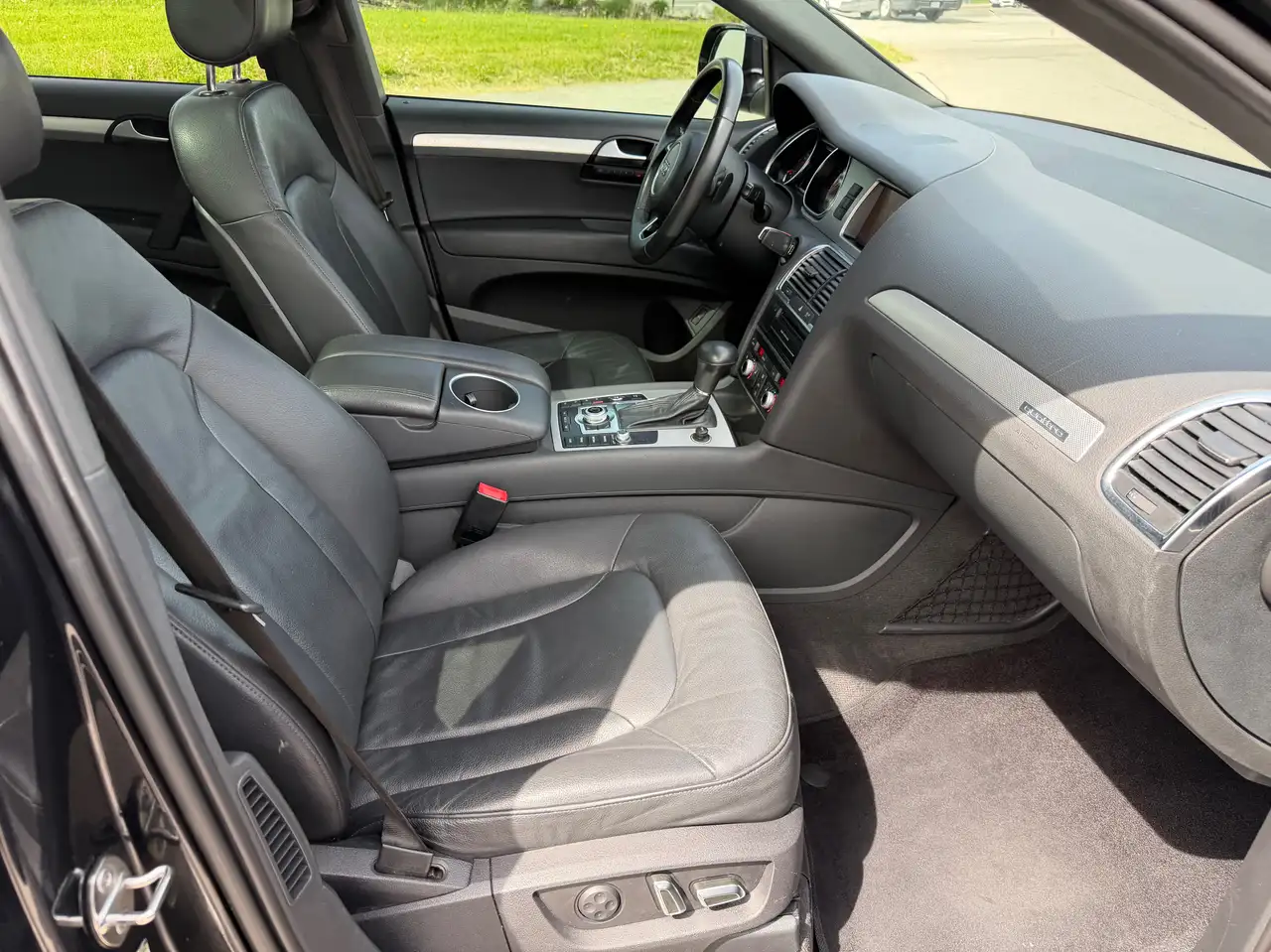 Audi Q7 снимка Audi Q7