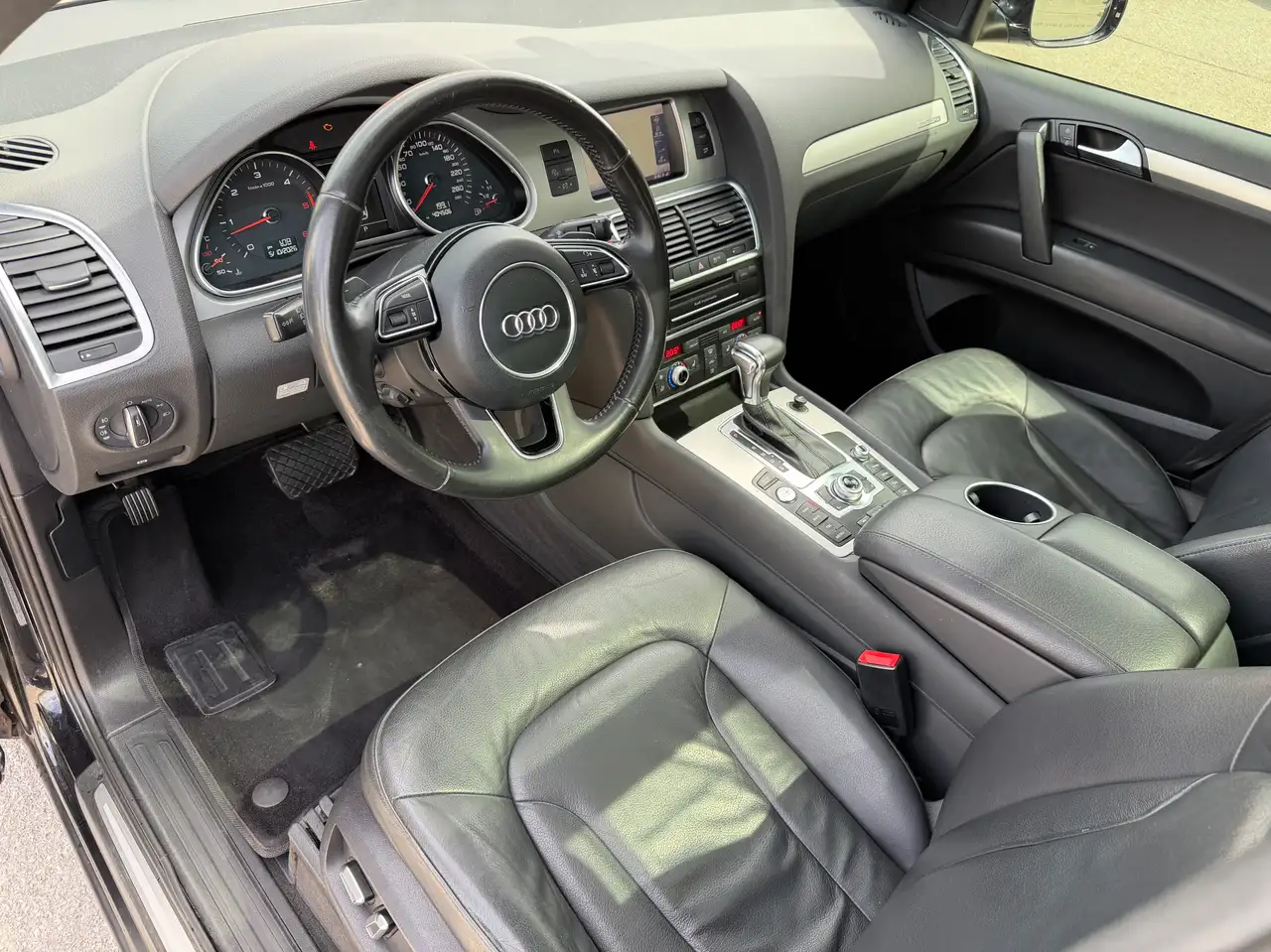 Audi Q7 снимка Audi Q7