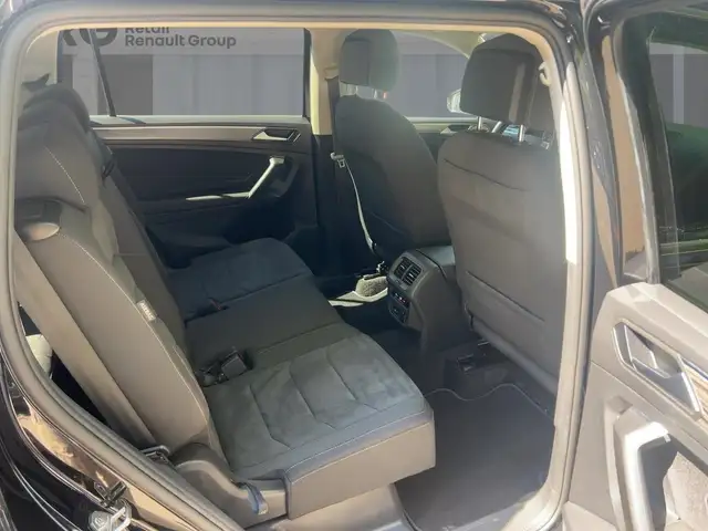 Volkswagen Tiguan Allspace view 9