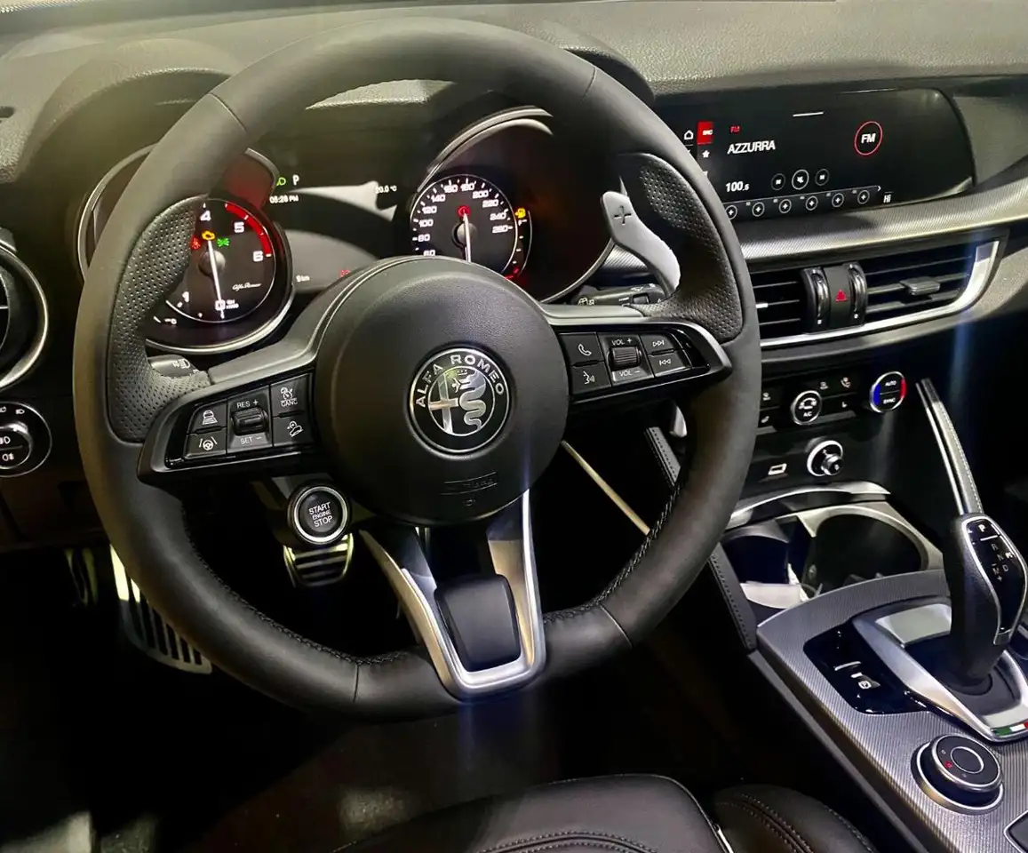 Alfa Romeo Stelvio 2026 — фото 10