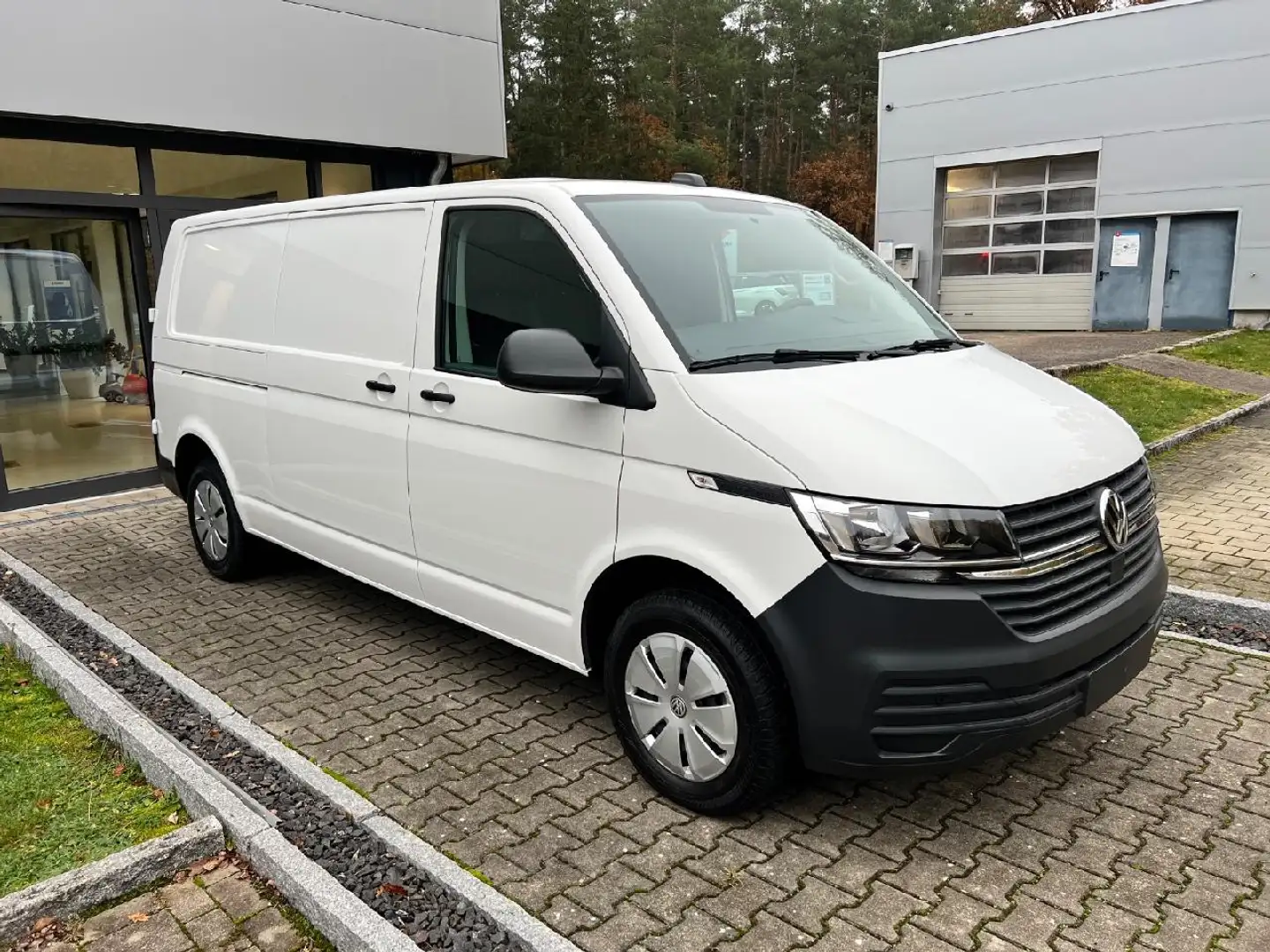 Volkswagen T6 Transporter lang FWD Weiß - 2