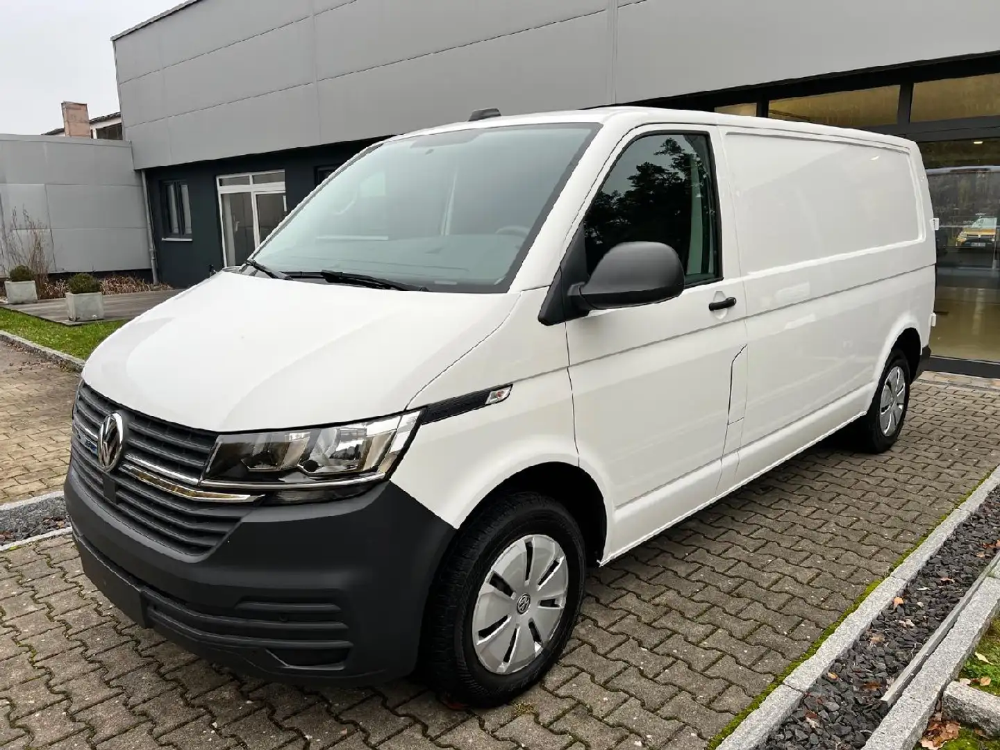 Volkswagen T6 Transporter lang FWD Weiß - 1