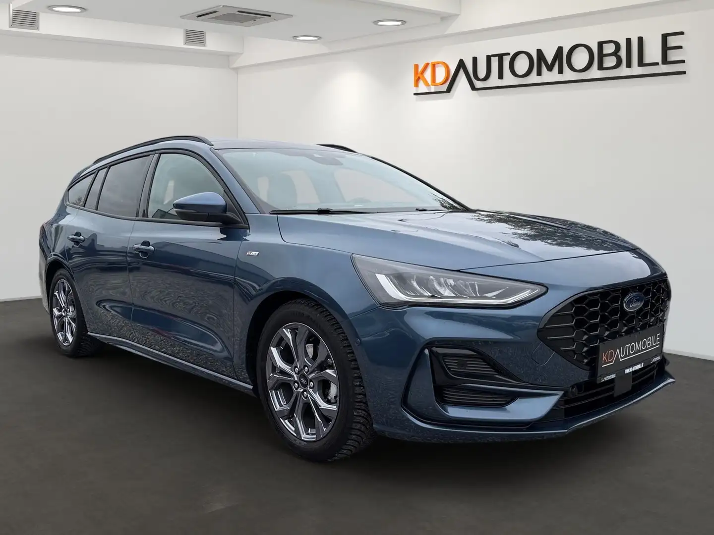 Ford Focus Turnier 1,5 ST-Line X Aut. l VOLL l Blau - 2