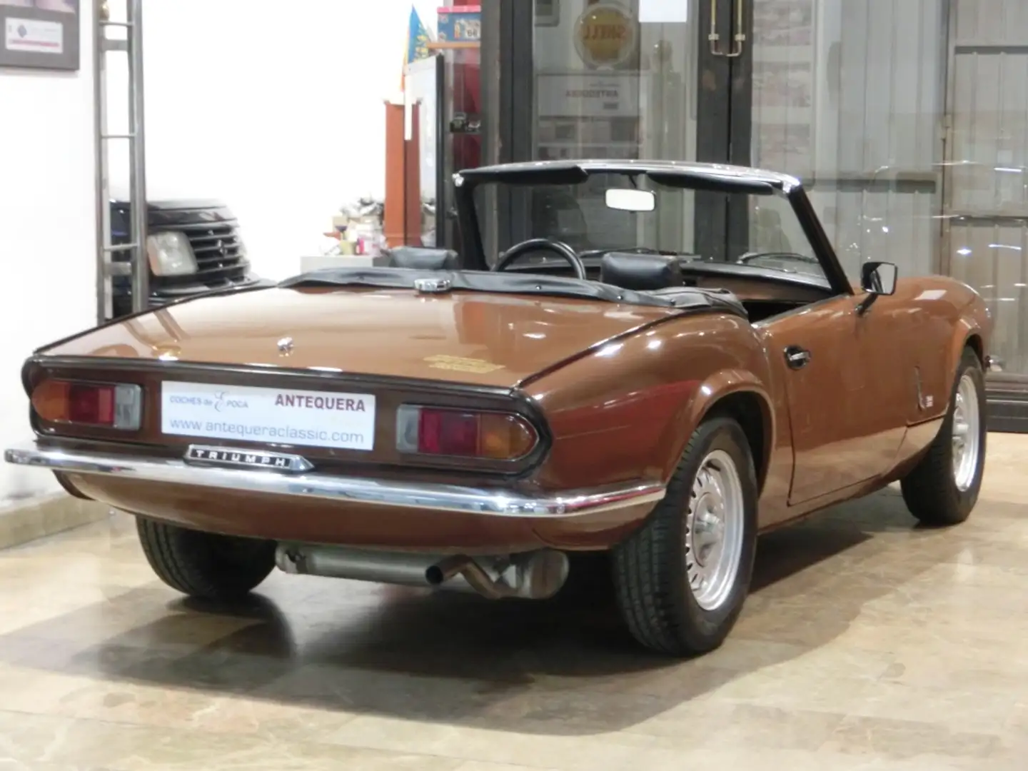 Triumph Spitfire 1500 Marrón - 2