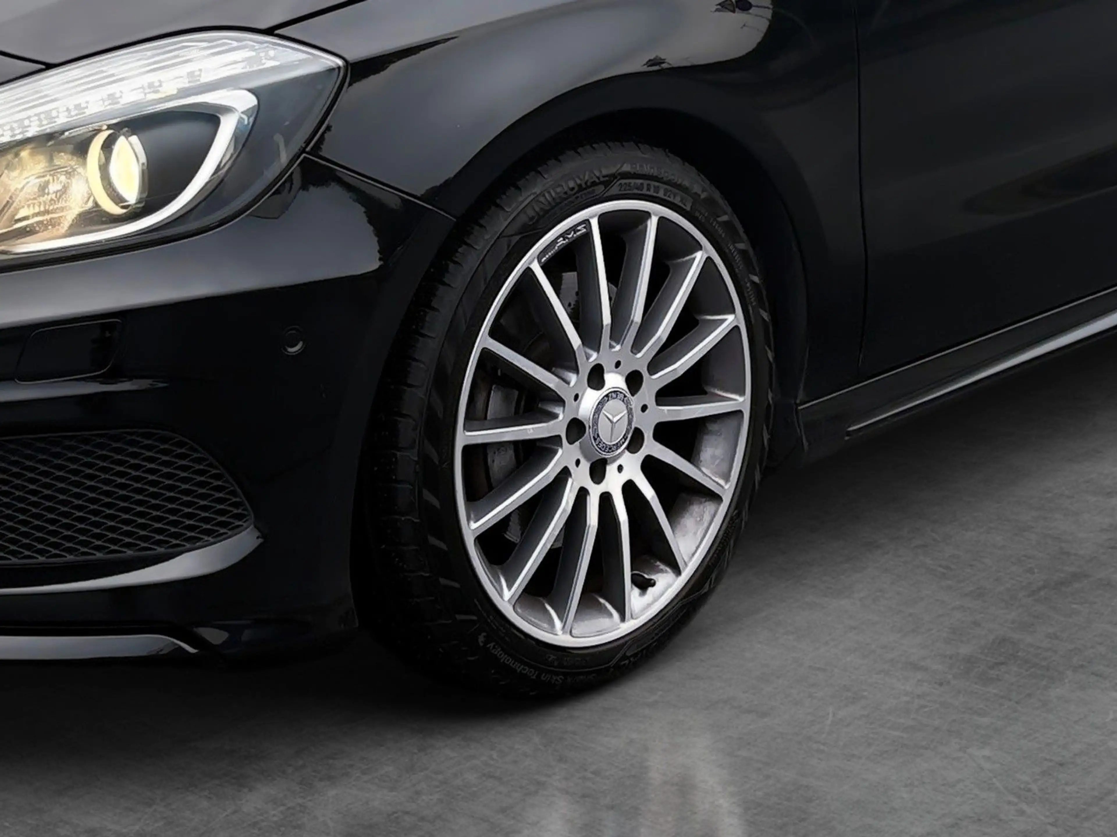 Mercedes-Benz A 220 AMG*PANO*KAM*NAVI*SHZ*ACC*LEDER*8x ALU AMG — photo 10