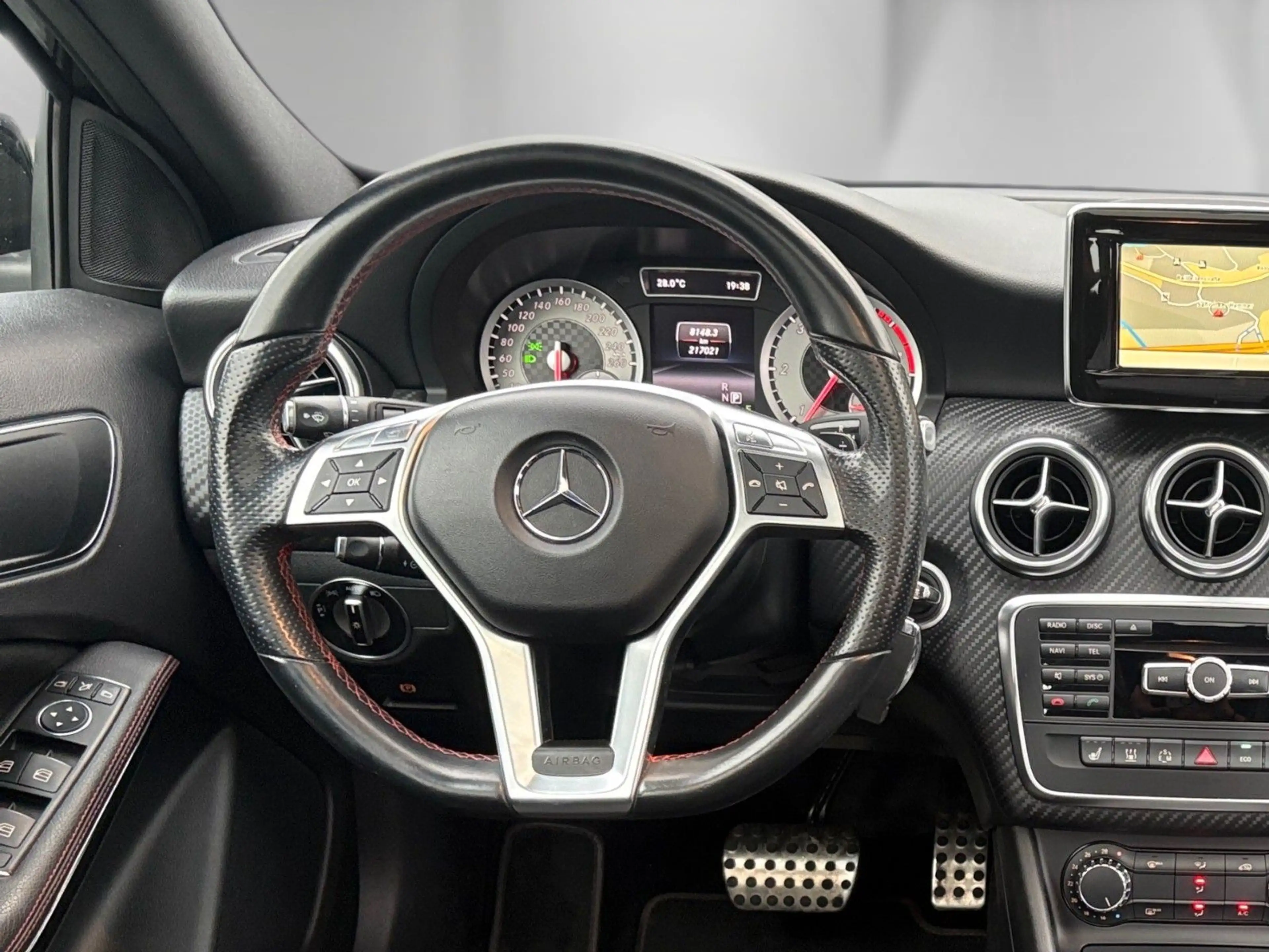Mercedes-Benz A 220 AMG*PANO*KAM*NAVI*SHZ*ACC*LEDER*8x ALU AMG — photo 14