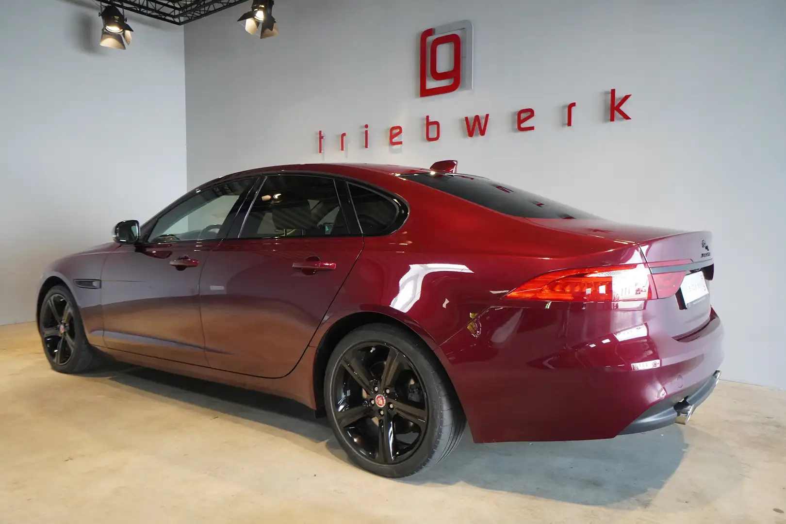 Jaguar XF Prestige 3.0 V6*U-frei*BRD-AHK-Blackpack* Rojo - 2