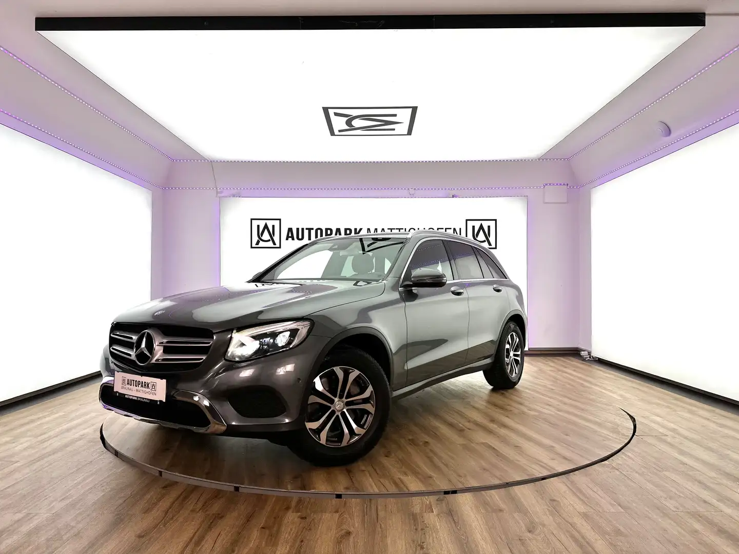 Mercedes-Benz GLC 250 d 4Matic Aut. *LED*NAVI* Gris - 1