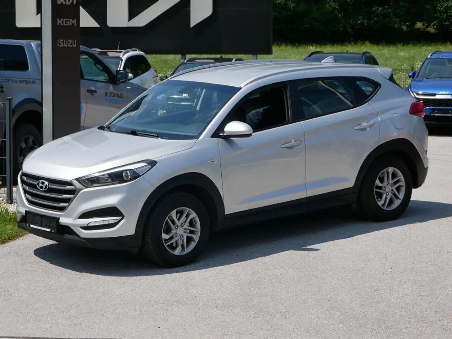 Hyundai TUCSON 2,0 CRDI 4WD Comfort Silber - 1