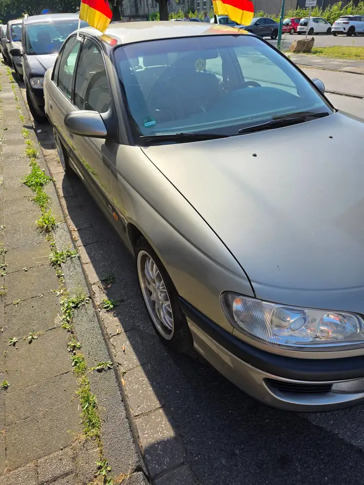 Opel Omega 2.0 16V, foto 3