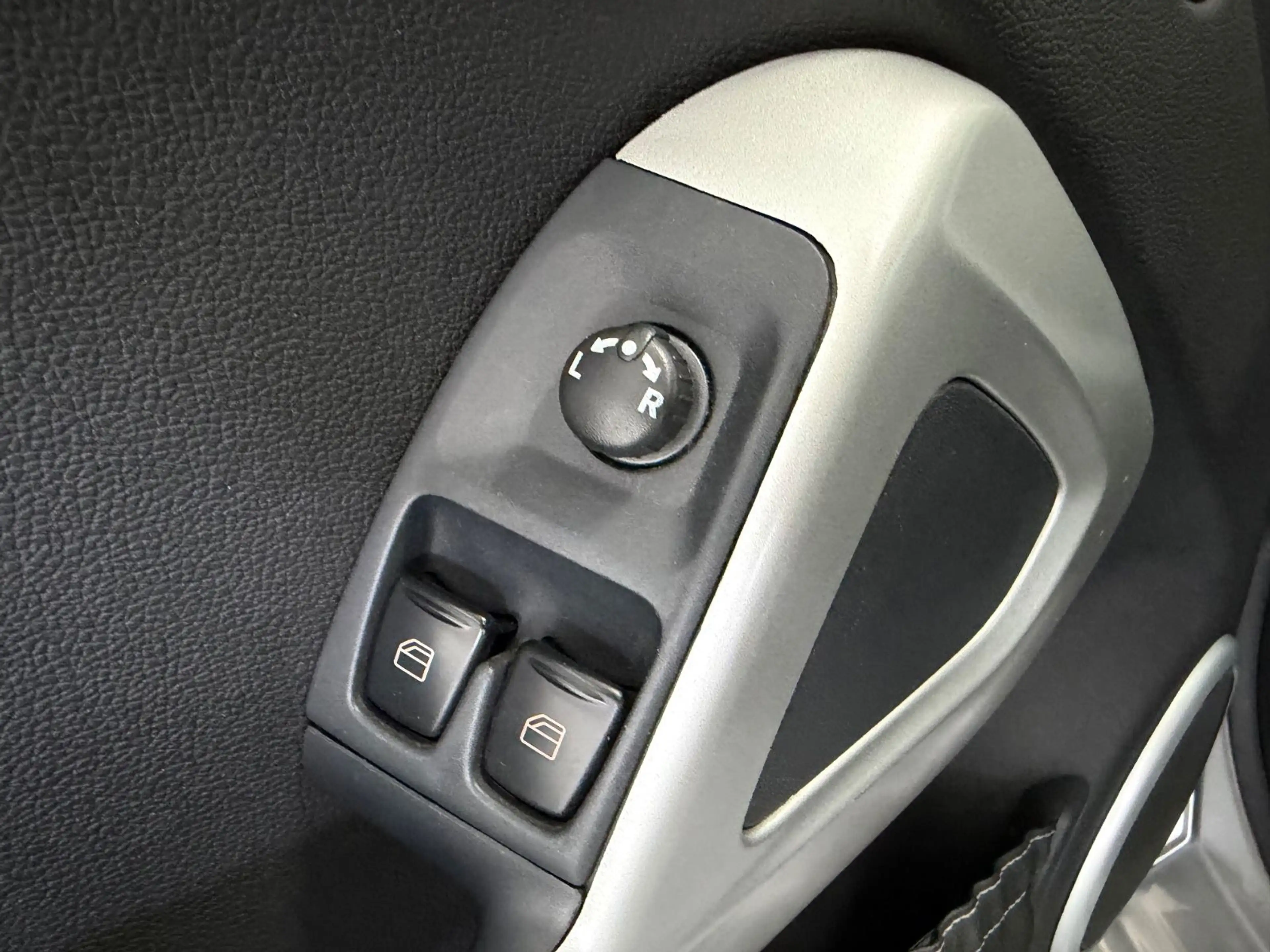 smart forTwo | Brabus| Xclusive| Leder| TÜV/AU neu — photo 29