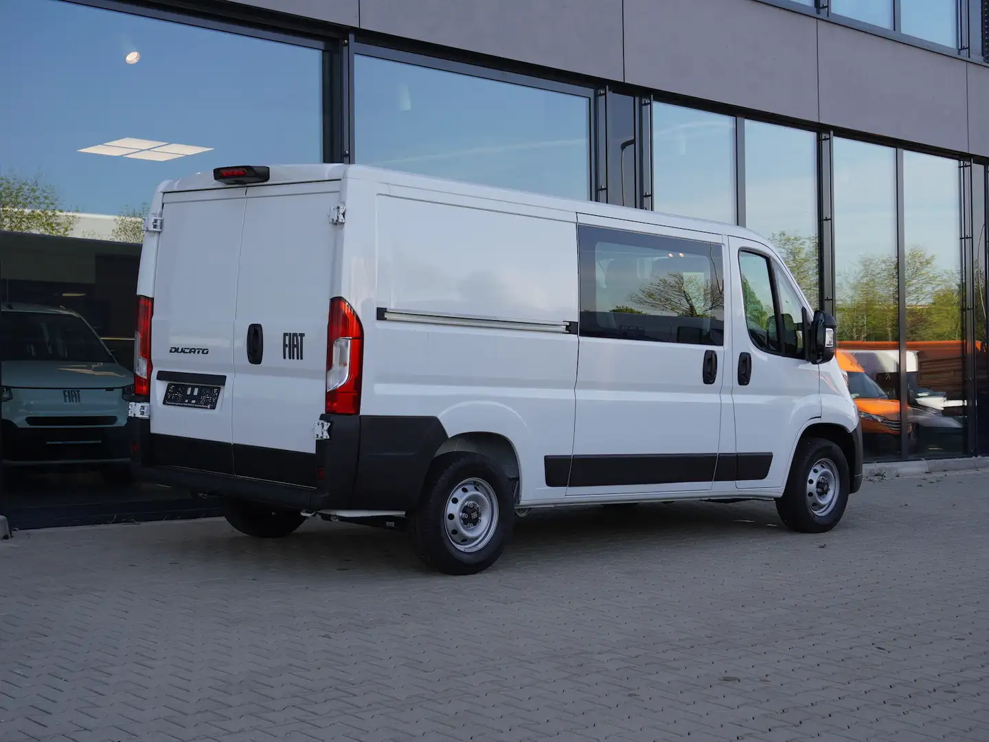 Fiat Ducato L2H1 120 / 10-Zoll-Navi/Snoeks 6-Sitzer Weiß - 2