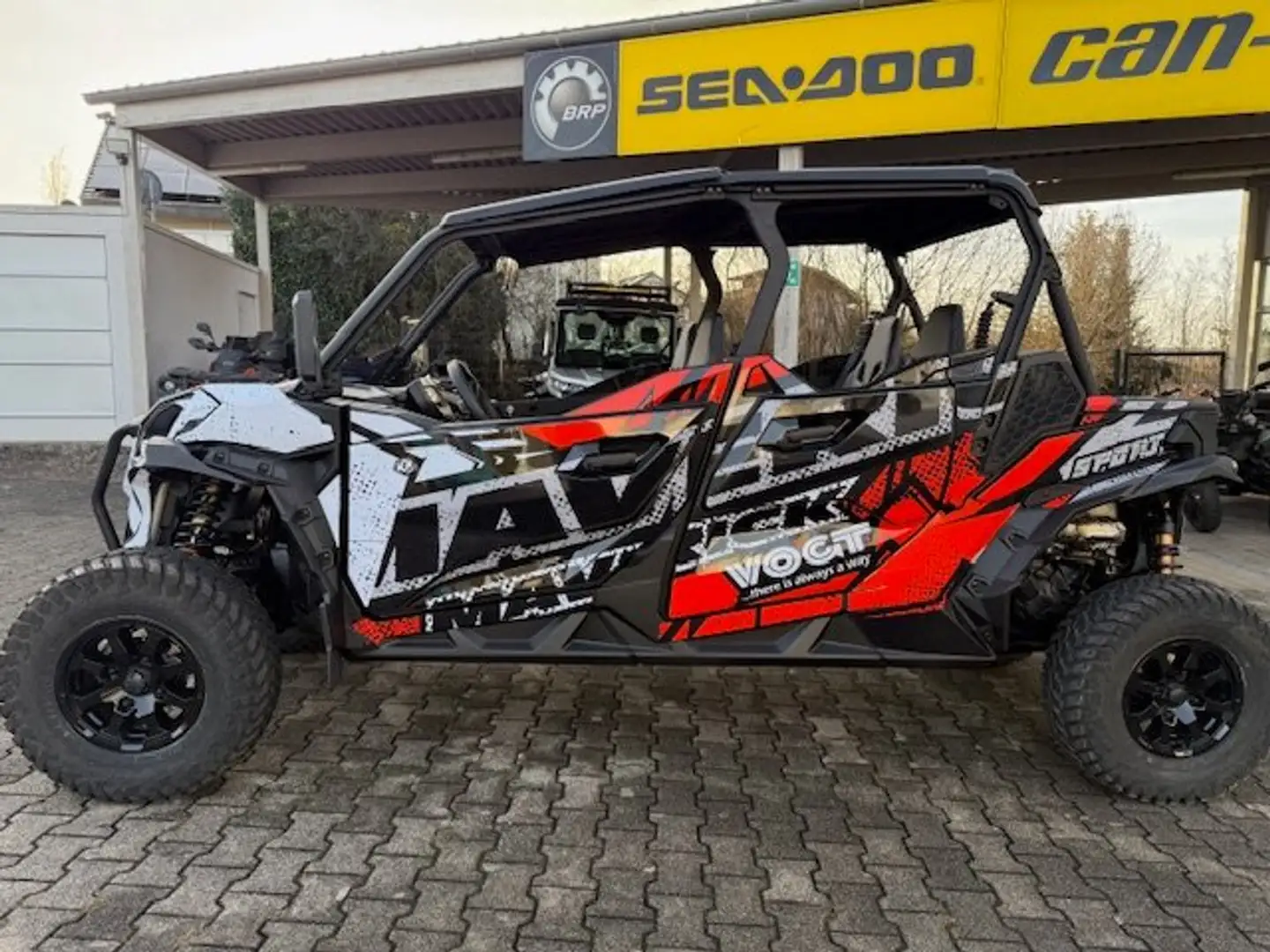 Can-Am Maverick Maverick 1000R – MY 2026 – 95 PS – 4-Sitzer Fekete - 1