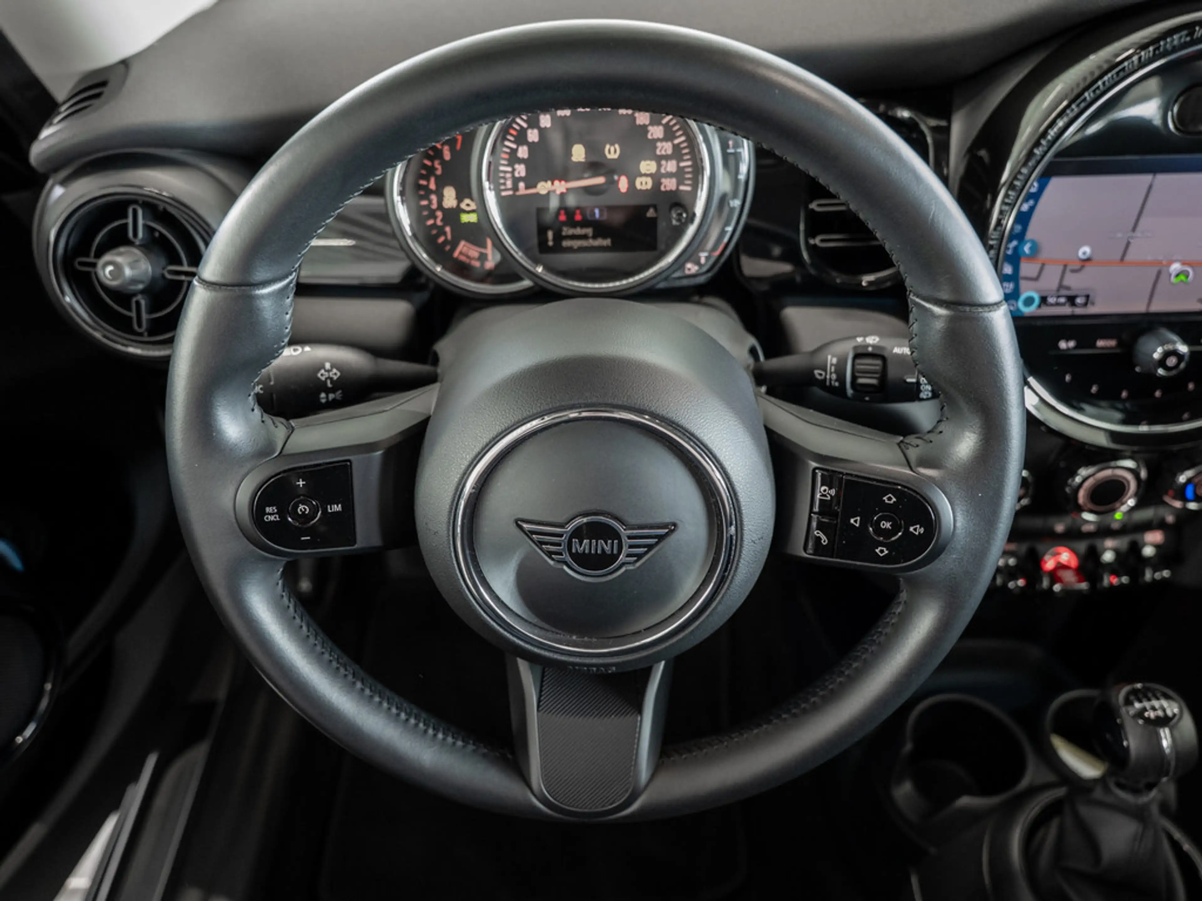 MINI One Classic Trim LED NAVI SHZ PDC KEYLESS — photo 12