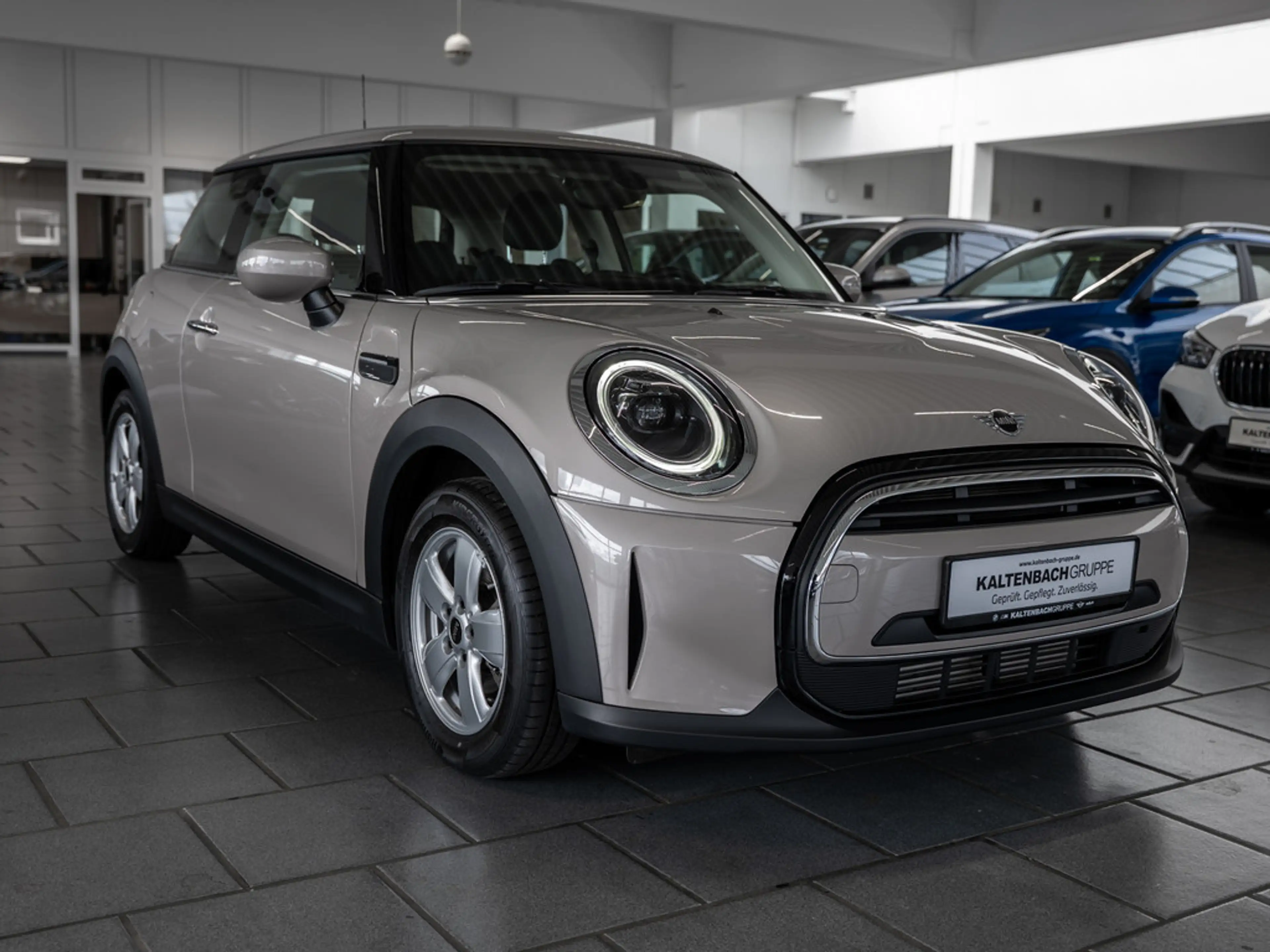 MINI One Classic Trim LED NAVI SHZ PDC KEYLESS — photo 4