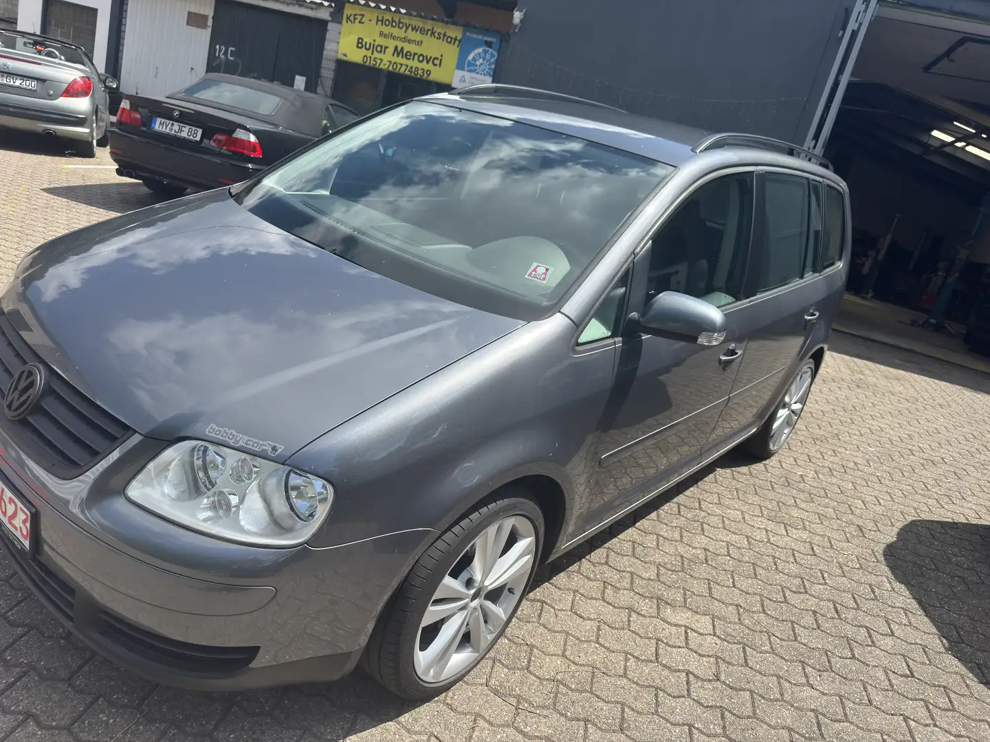 Volkswagen Touran 1.9 TDI Conceptline Grau - 1