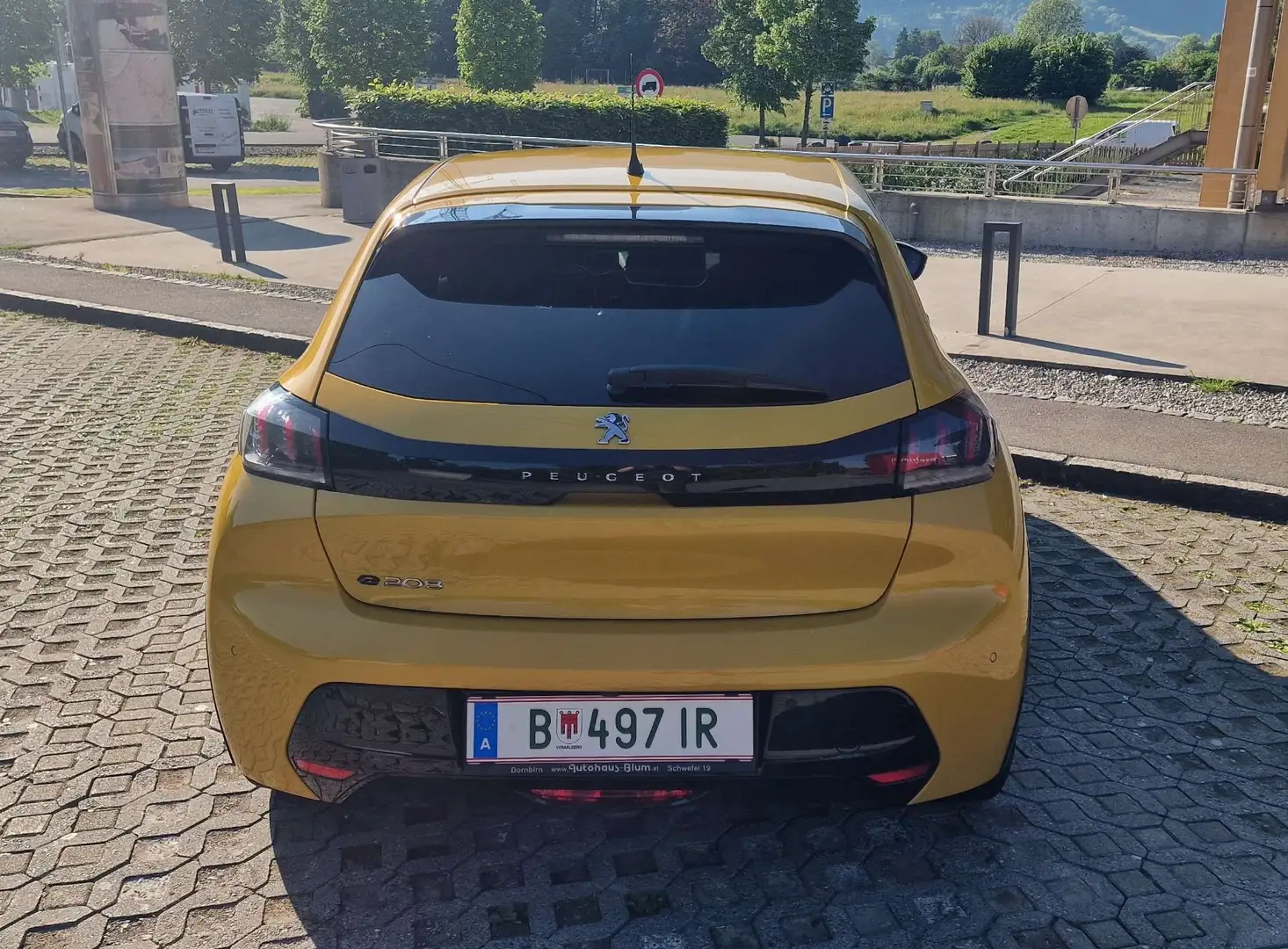 Peugeot 208 e-208 50kWh Allure Pack Allure Pack Gelb - 2