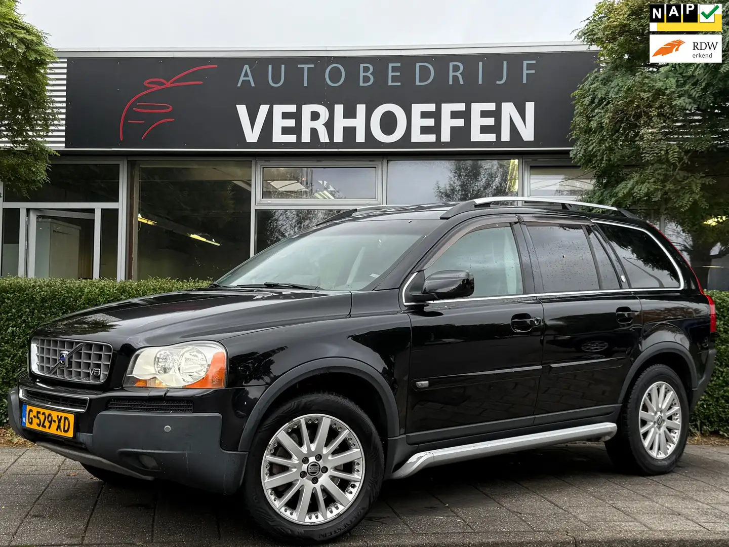 Volvo XC90 4.4 V8 Momentum 5p. - STOEL VERW - APPLE CARPLAY - Schwarz - 1