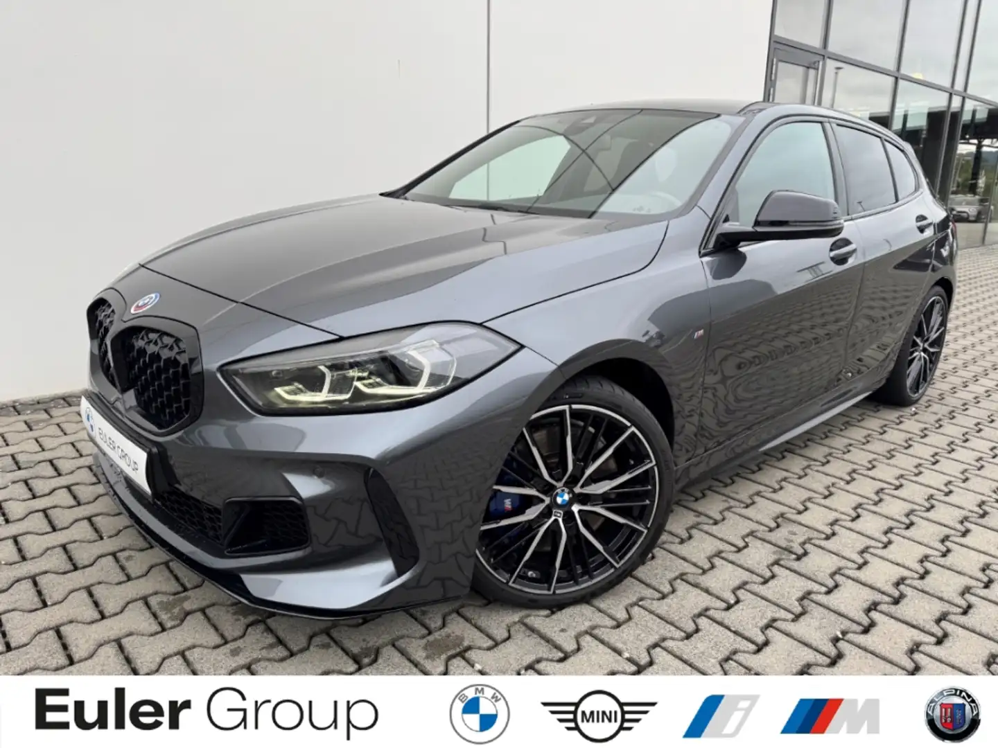 BMW 135 i xDrive LCProf ACC PDC SHZ DAB LED Grau - 1