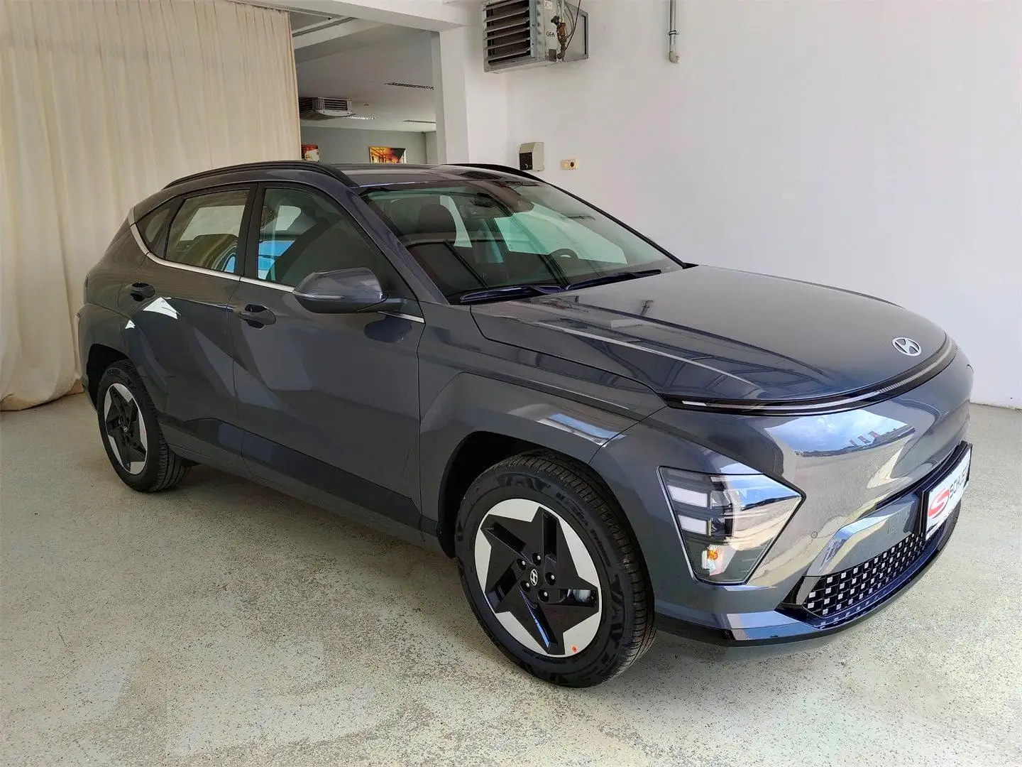 Hyundai KONA EV (SX2) Smart Line 48,6 kWh k7es1-P20/22-O20 Grau - 1