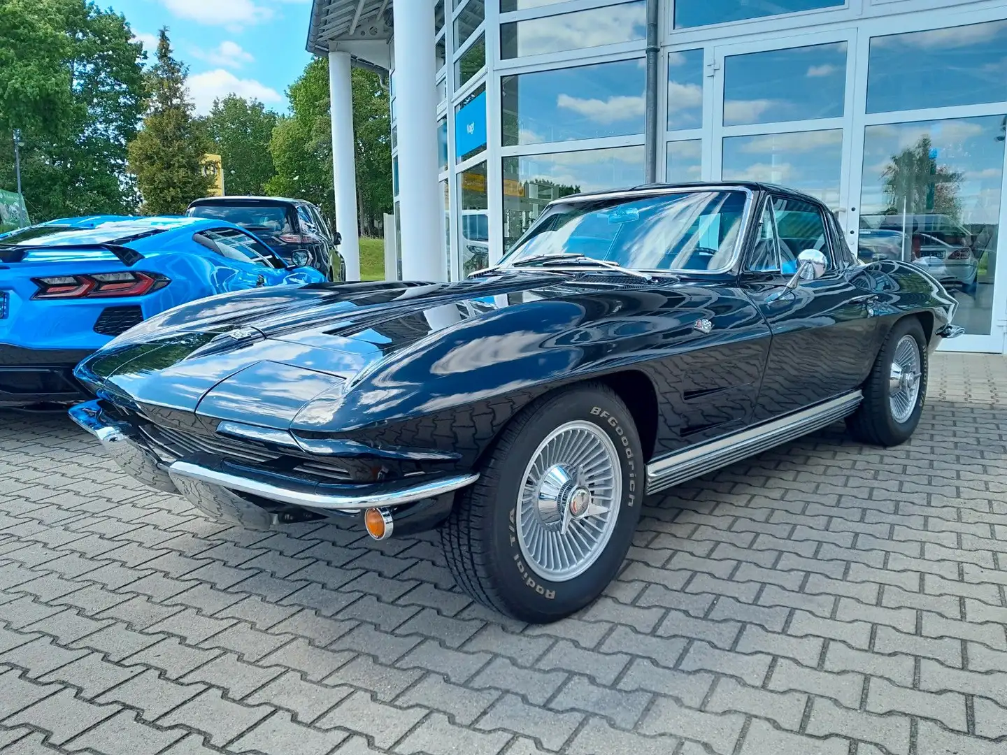 Corvette C2 Stingray 350 cui Negro - 1