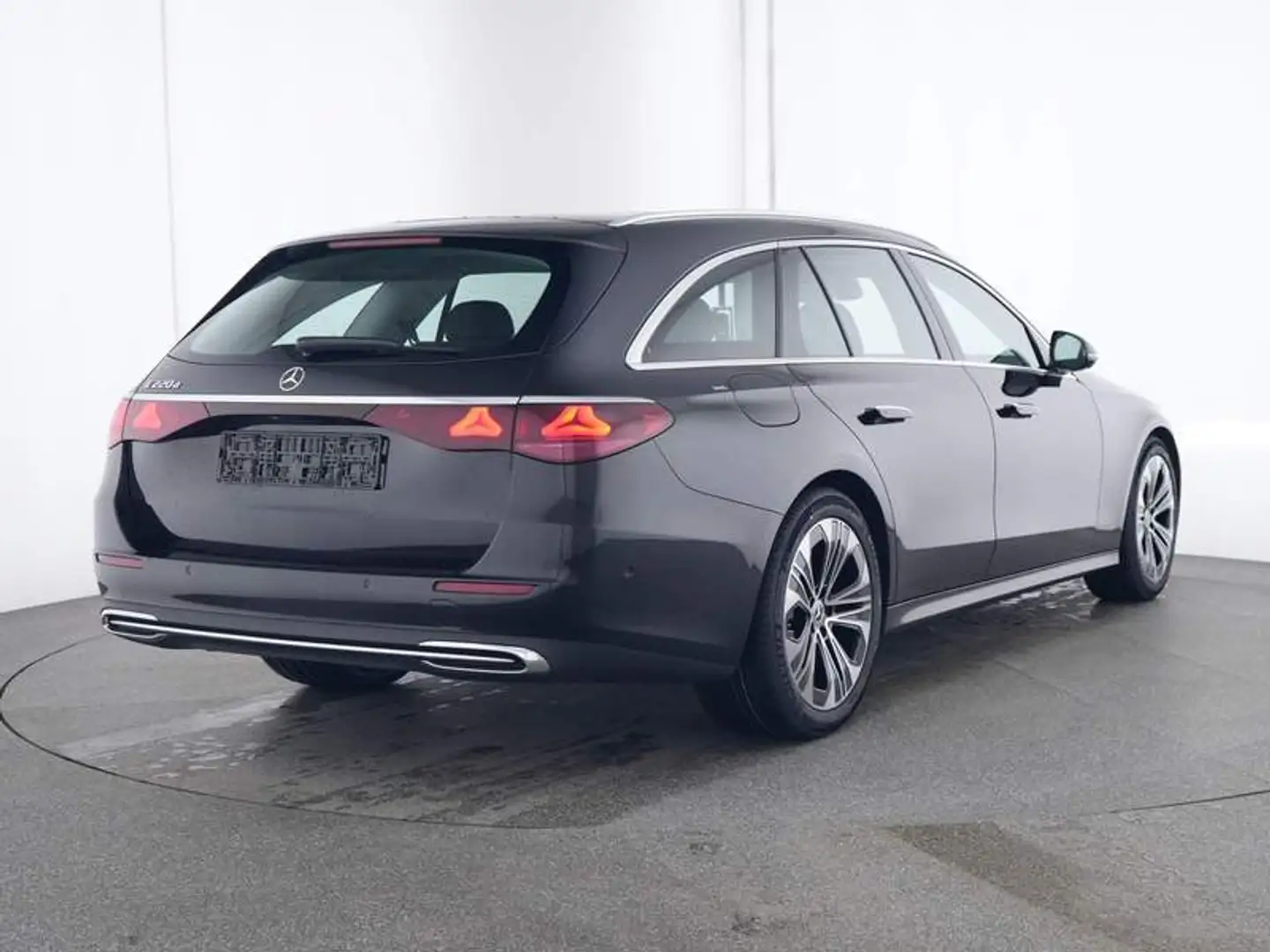 Mercedes-Benz E 220 d T Avantgarde PANORAMA Trekhaak Distronic KEYLESS Zwart - 2