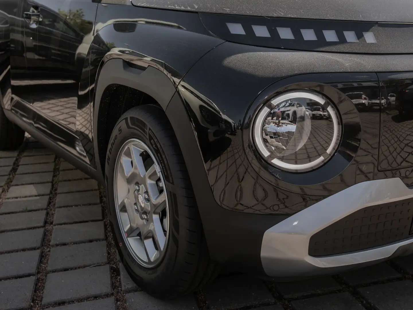 Hyundai Inster 49 kWh+NAVI+KAMERA+ASSISTENTEN+ Negro - 2